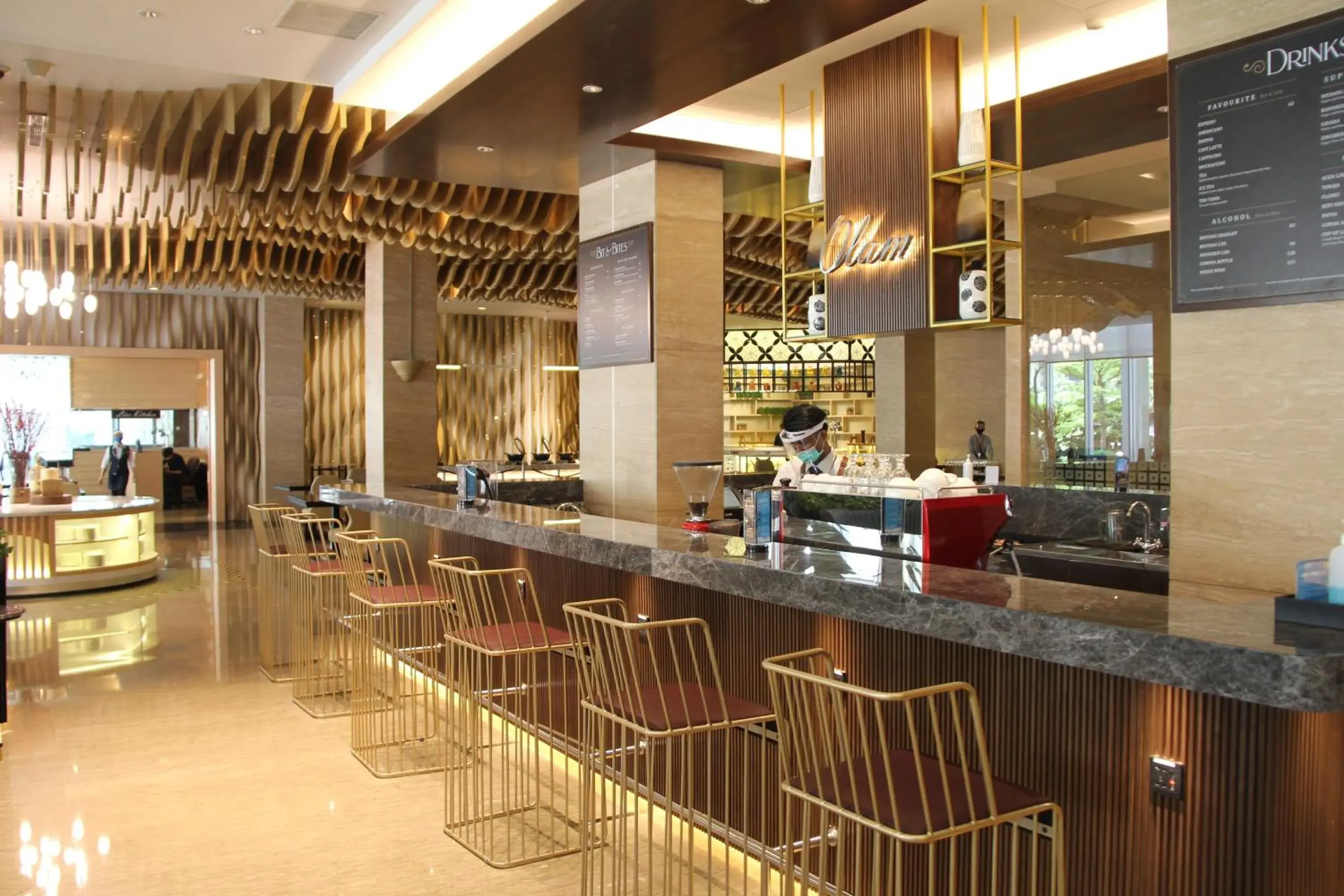 Restaurant/places to eat, Lounge/Bar in Js Luwansa Hotel & Convention Center