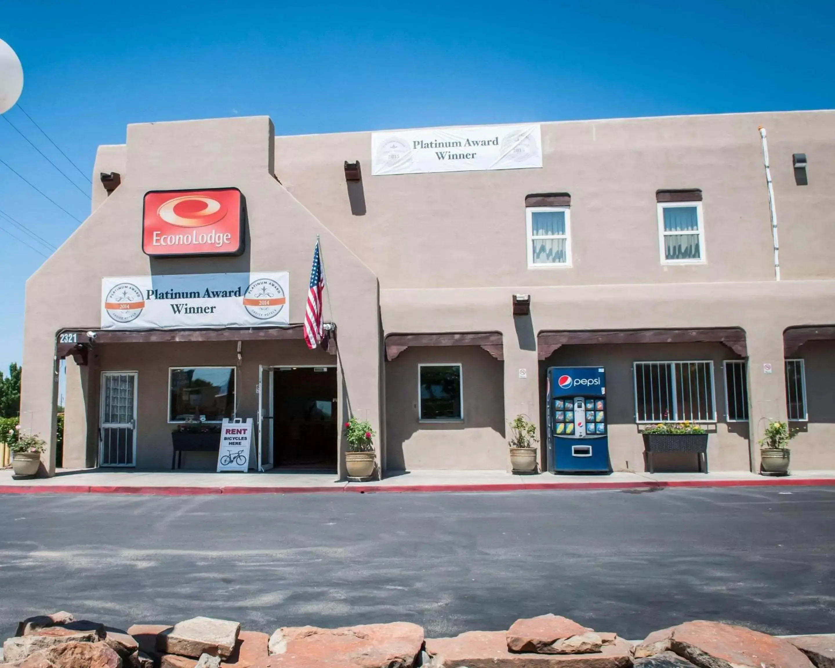 Property Building in Econo Lodge Old Town Albuquerque