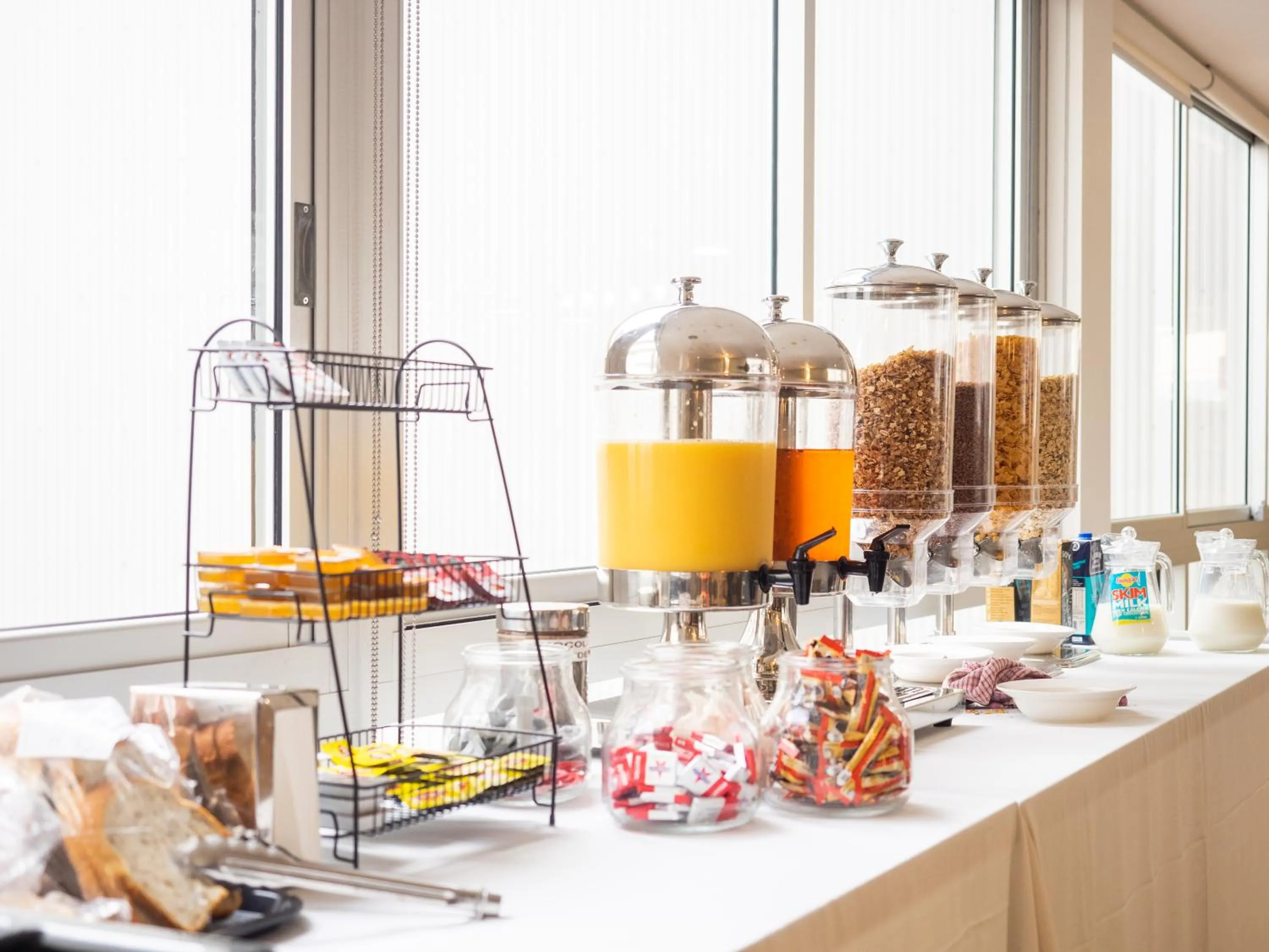 Breakfast in YHA Cairns Central