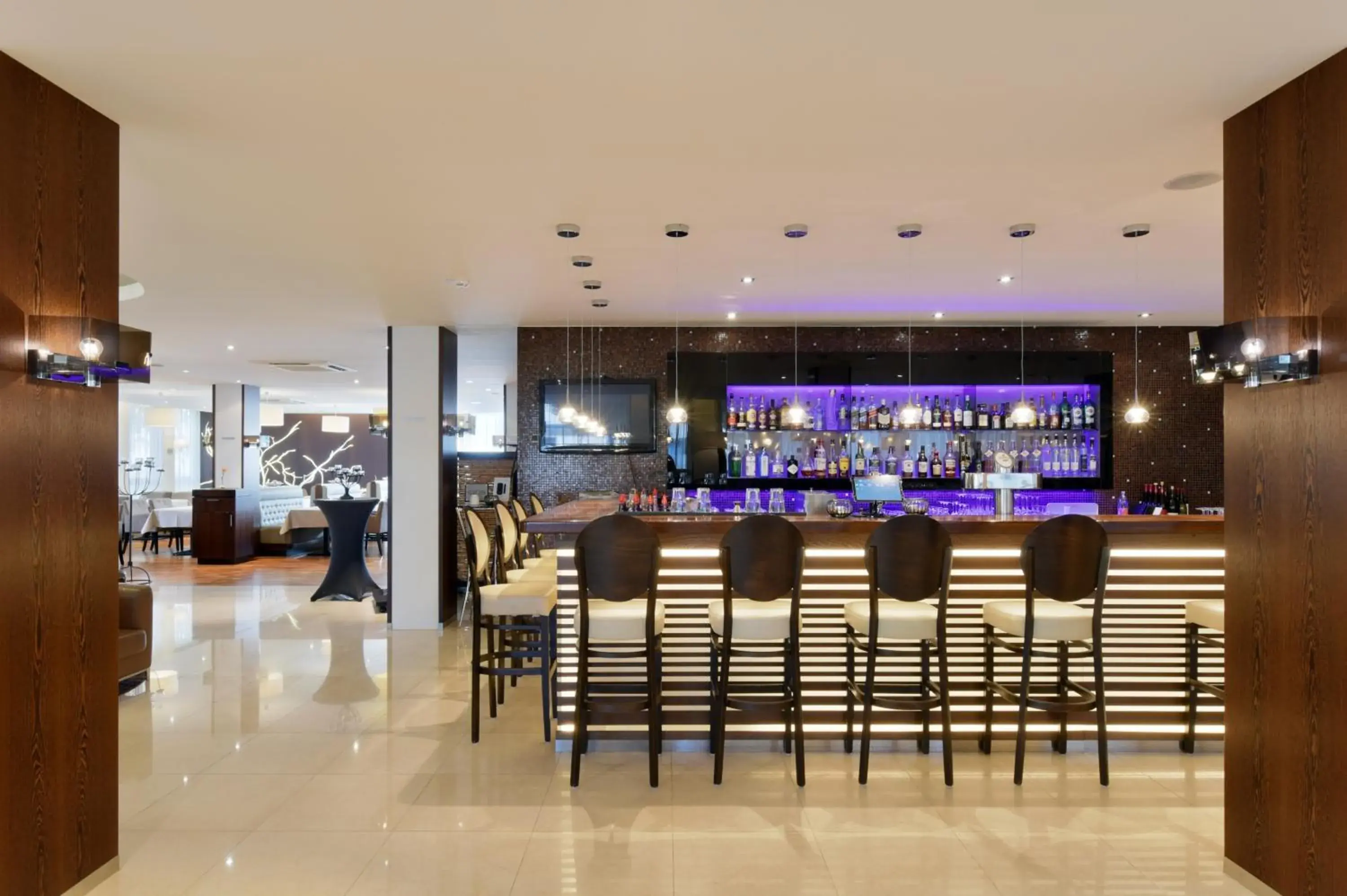 Lounge or bar in ACHAT Hotel München Süd Lounge or bar in ACHAT Hotel München Süd