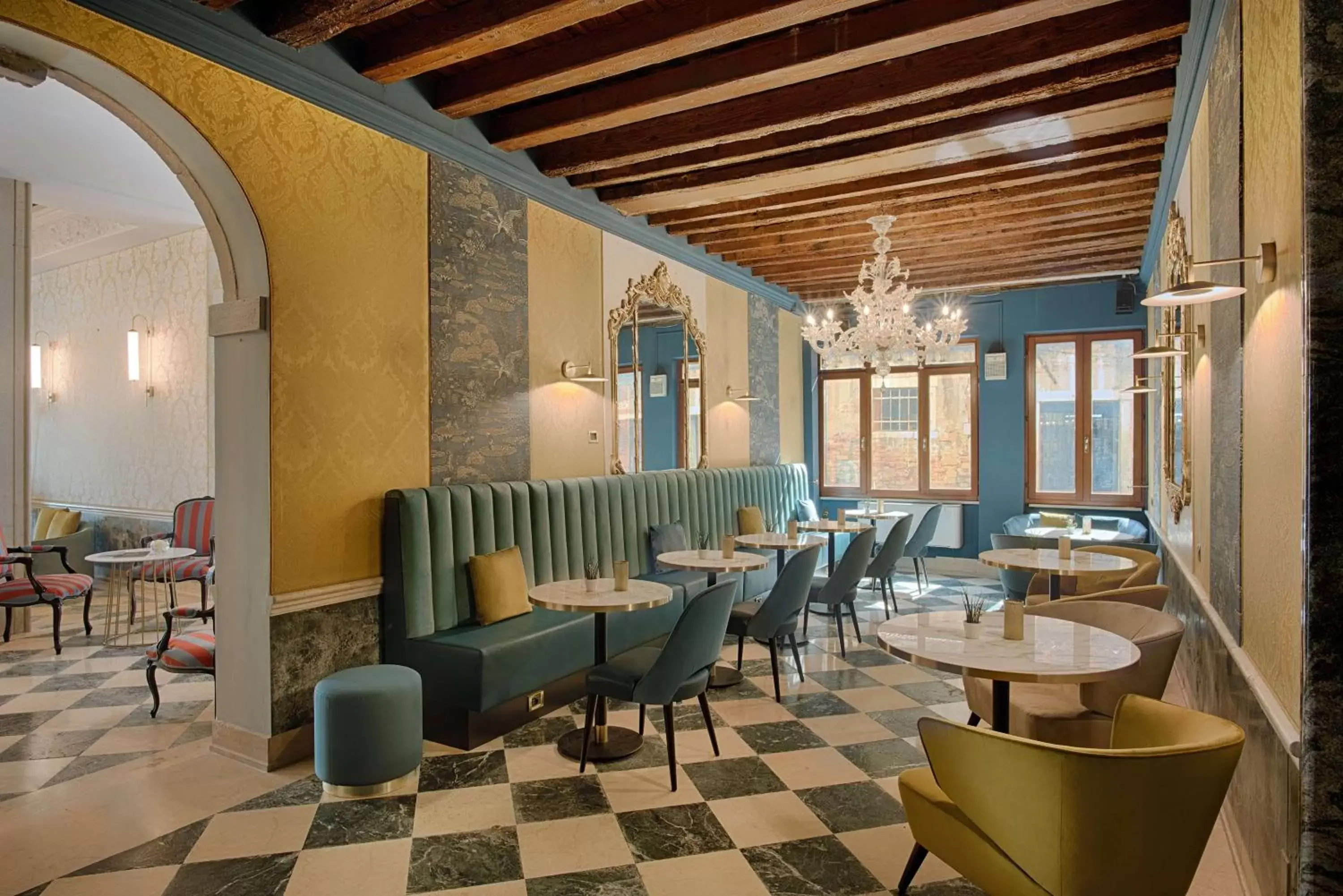 Lounge or bar, Restaurant/Places to Eat in NH Venezia Santa Lucia