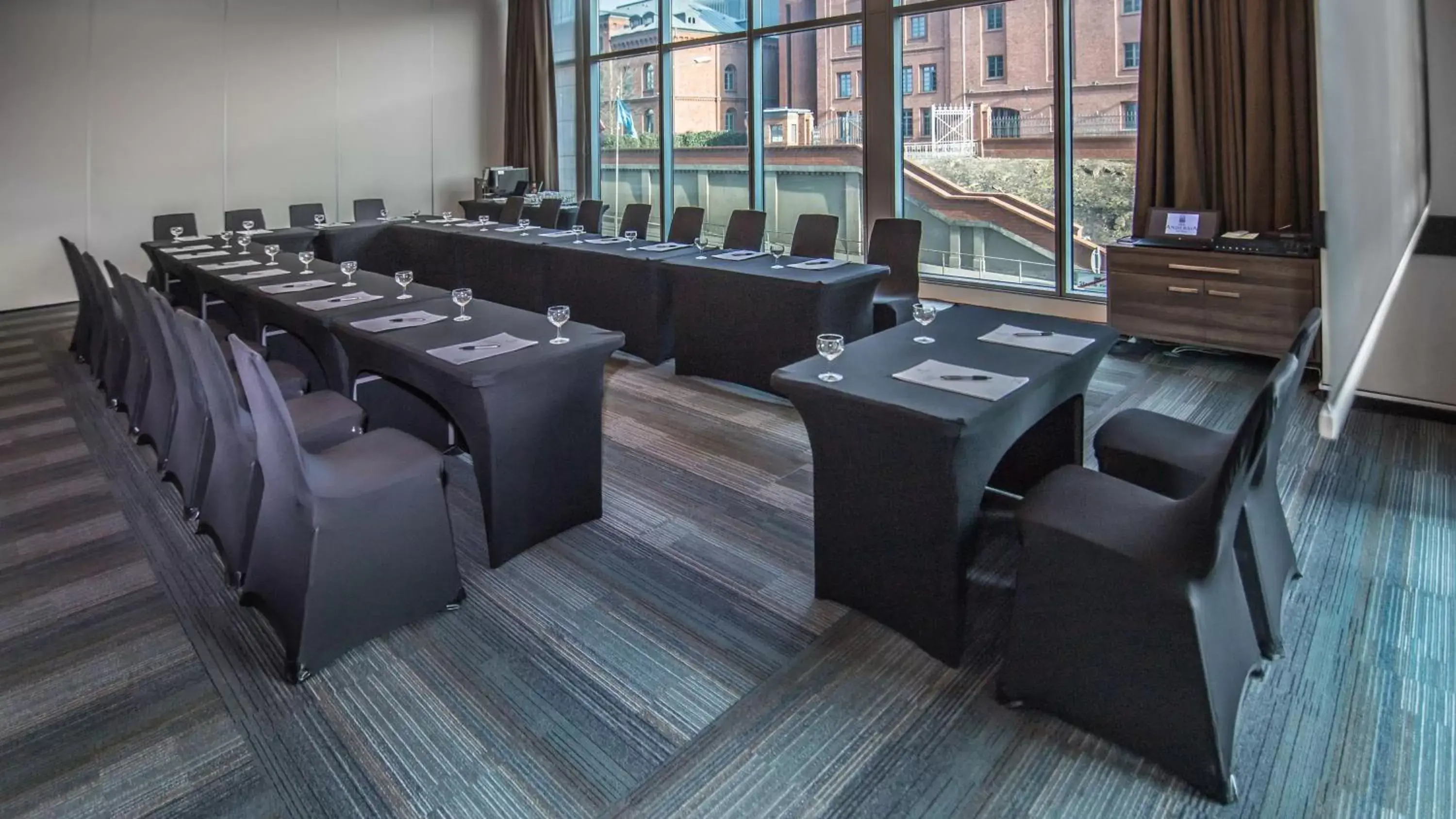 Meeting/conference room, Restaurant/Places to Eat in Andersia Hotel & Spa Poznan, a member of Radisson Individuals