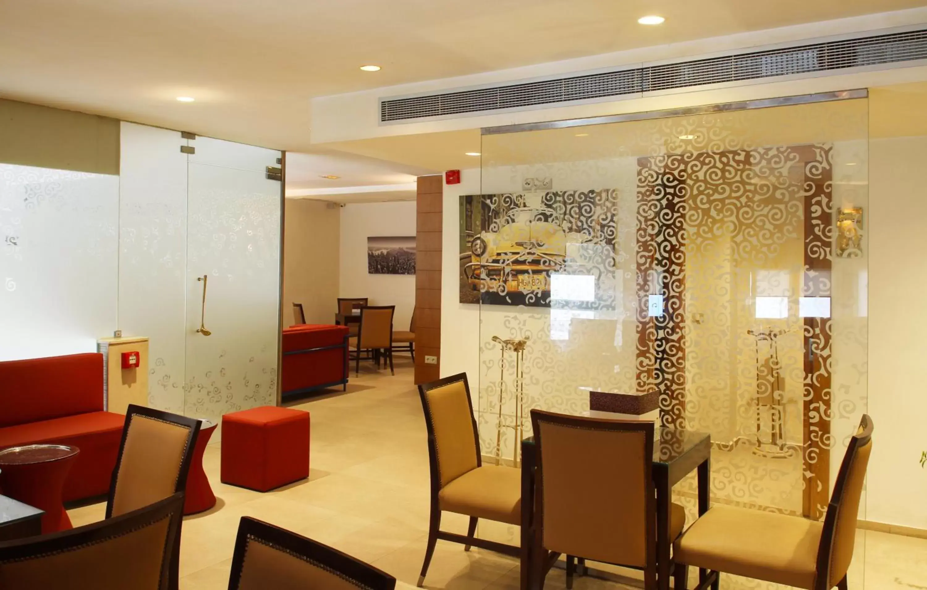 Lounge or bar in Golf Royal Hotel Lounge or bar in Golf Royal Hotel