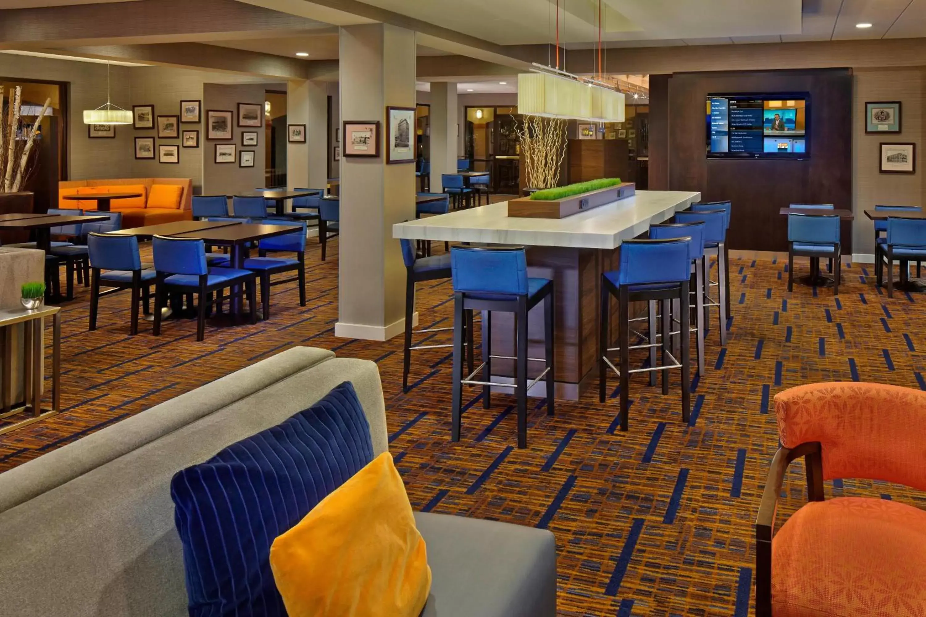 Restaurant/places to eat, Billiards in Courtyard by Marriott Key West Waterfront