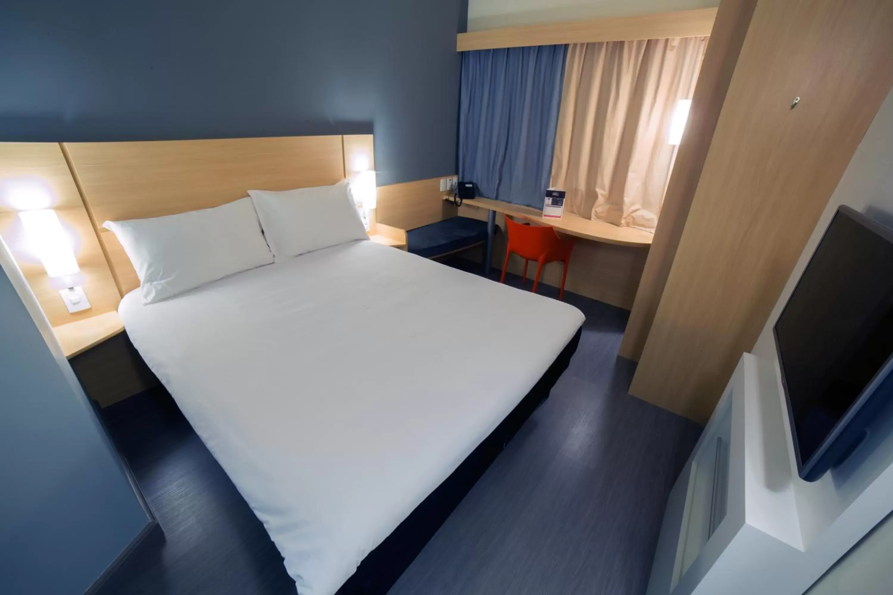 Photo of the whole room, Bed in ibis Arapiraca