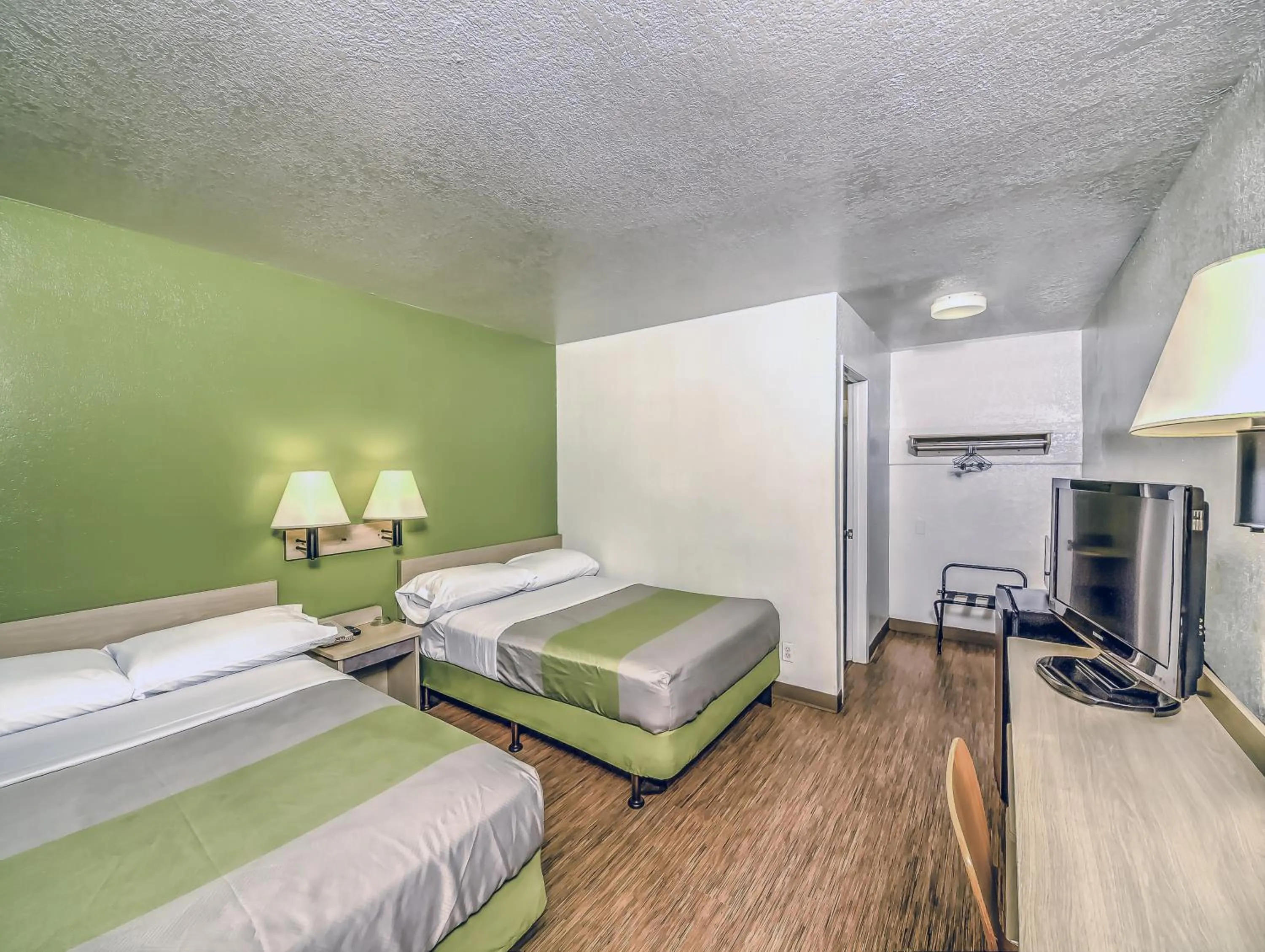 Bedroom, Bed in Motel 6 Colorado Springs, CO – South/Metro Area