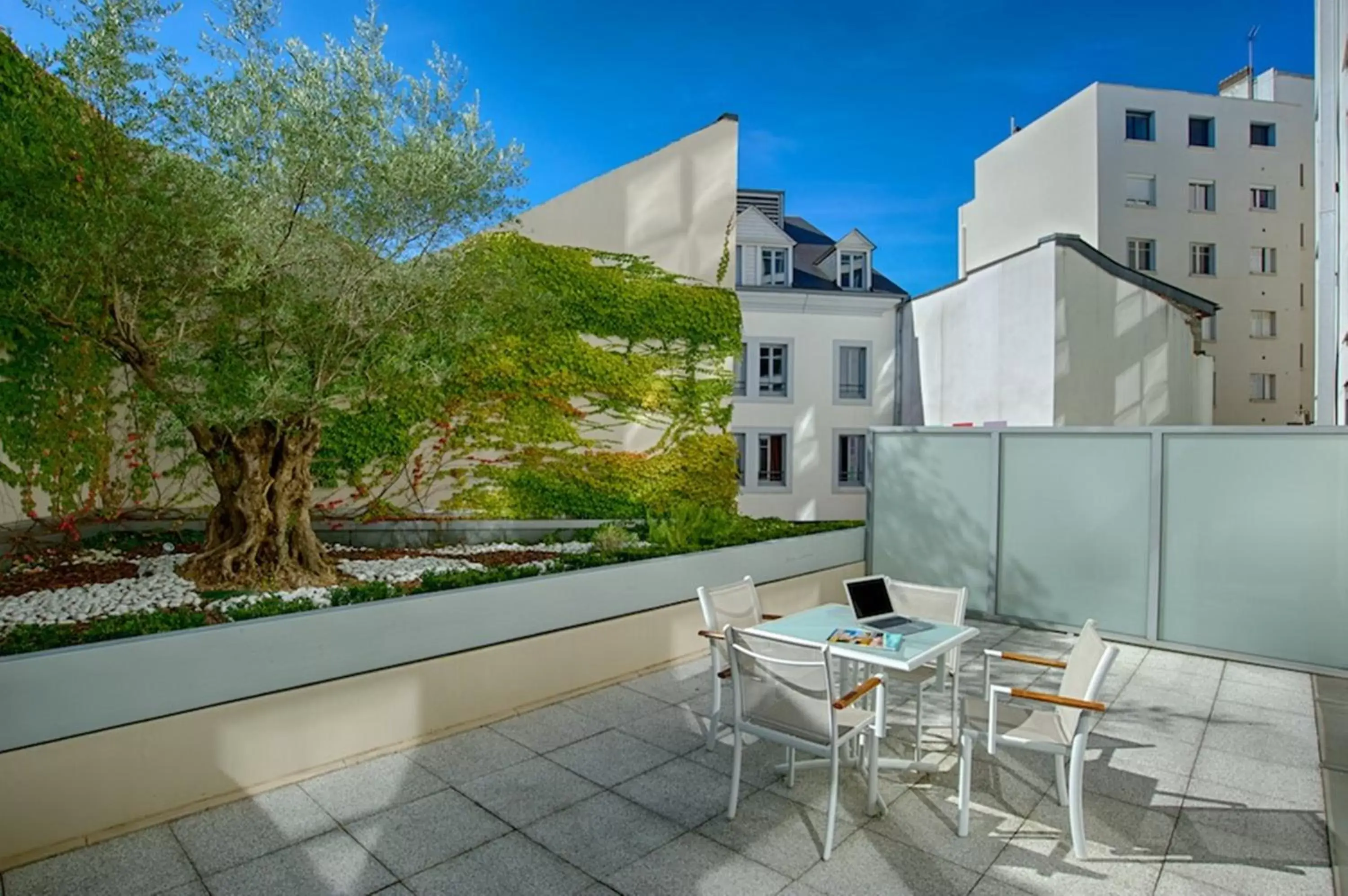 Balcony/Terrace in Le Rex Hôtel