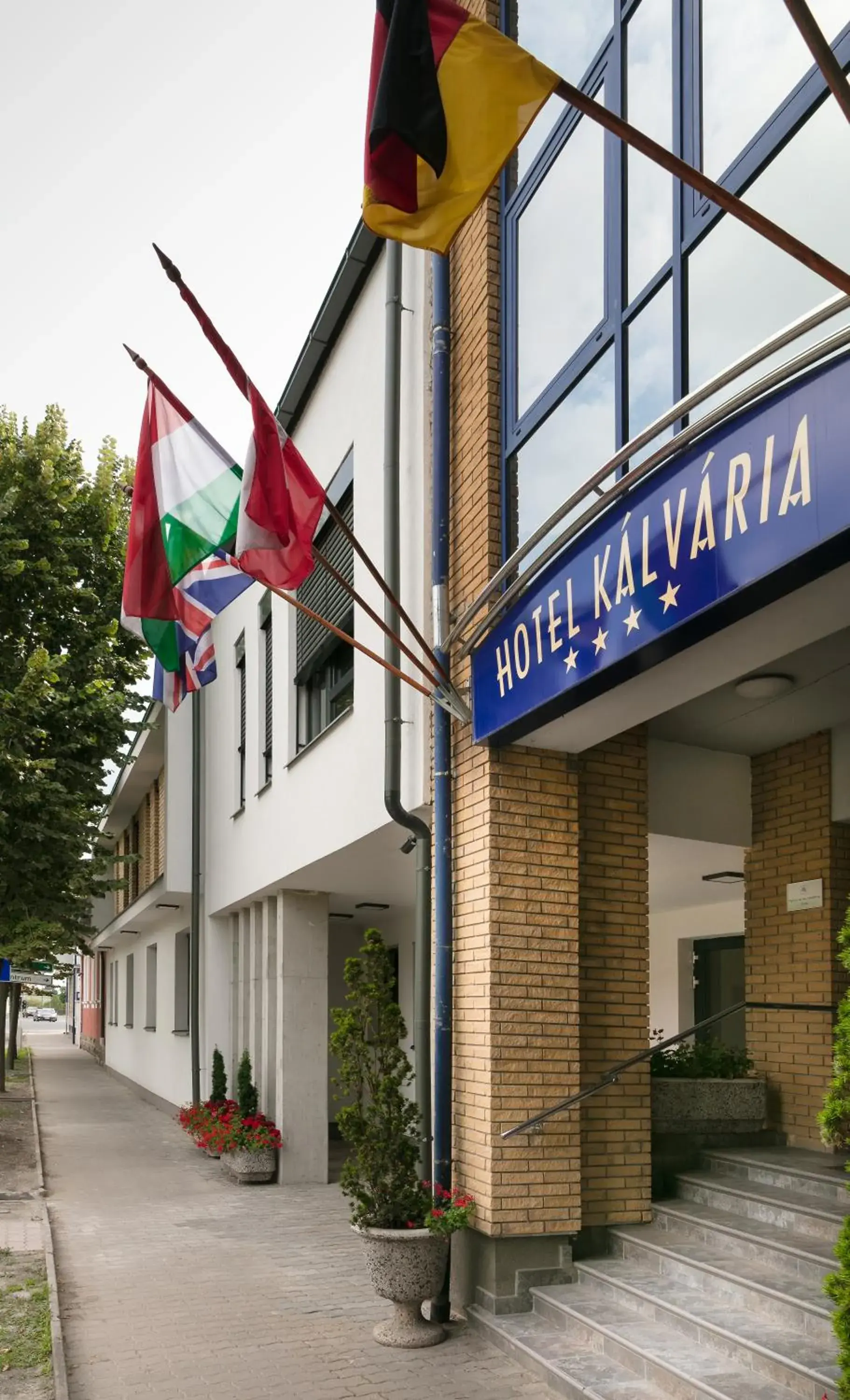 Facade/entrance, Property Building in Hotel Kálvária Superior