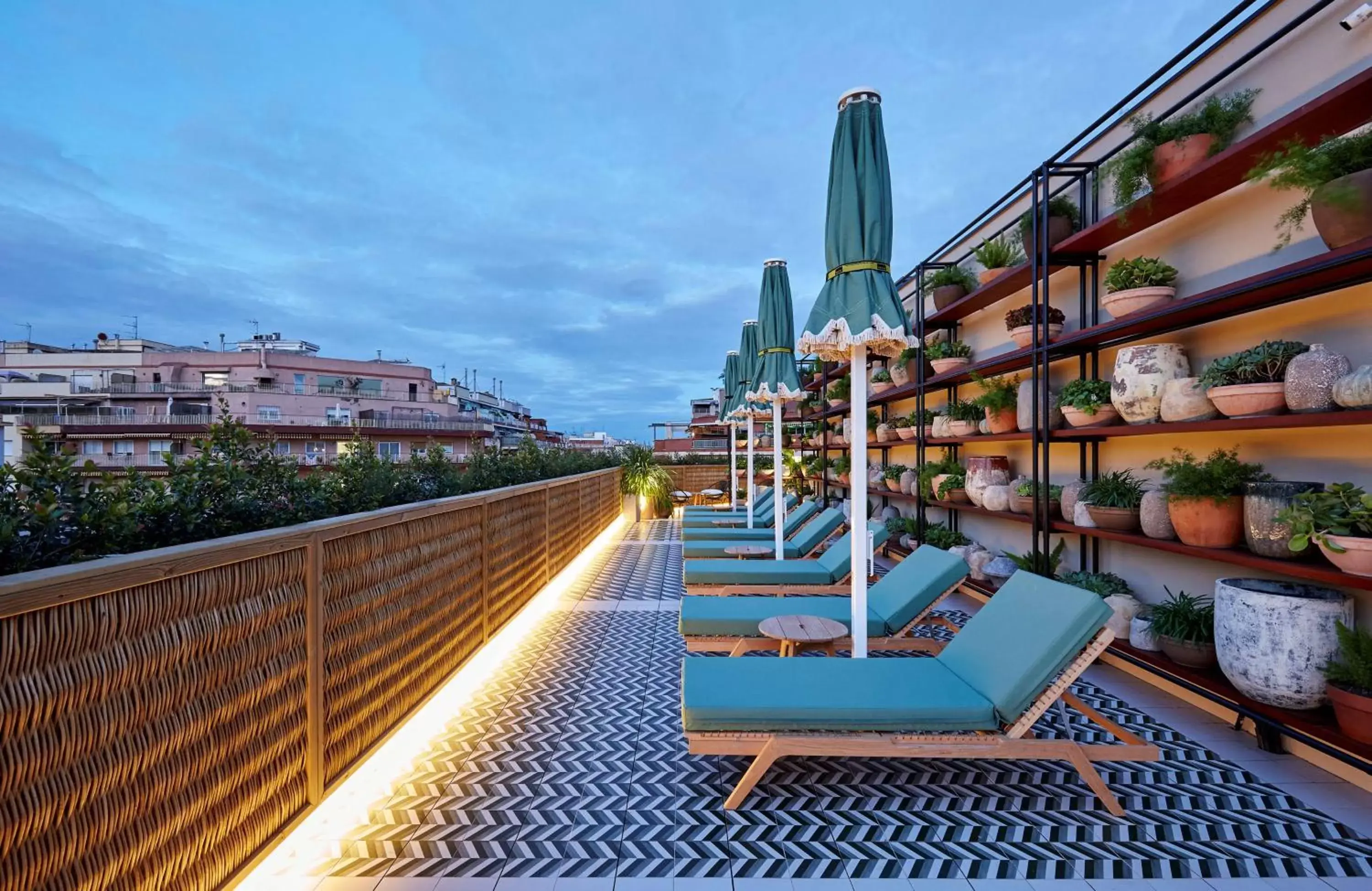 Lounge or bar in Radisson Blu 1882 Hotel, Barcelona Sagrada Familia