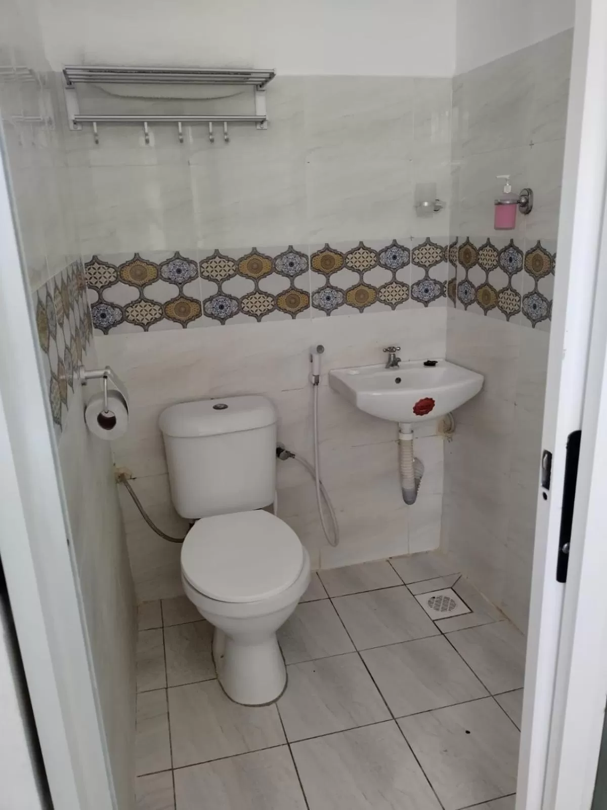 Shower in 6 Park Retreat