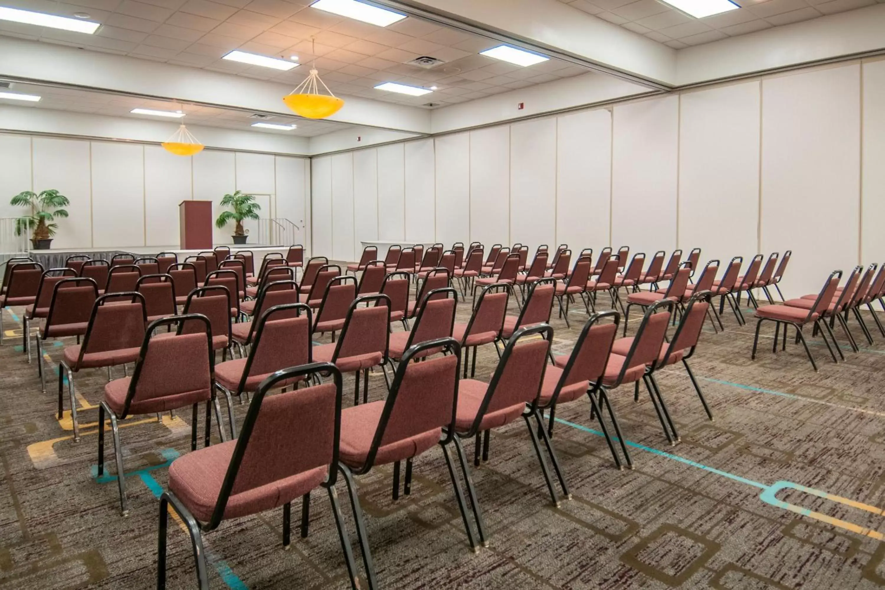 Meeting/conference room in Avalon Hotel & Suites Alexandria