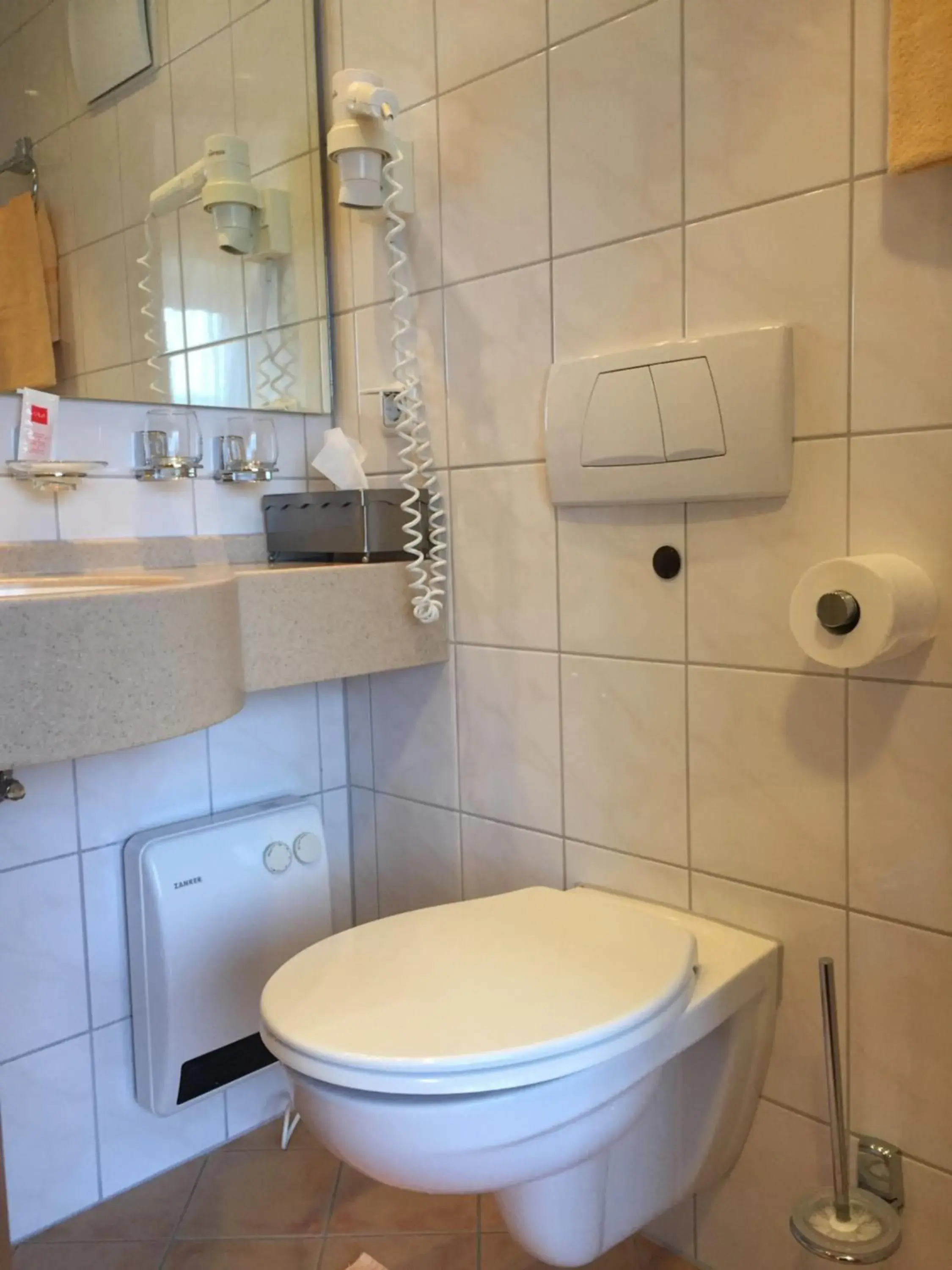 Shower, Bathroom in Stumbergers Hotel