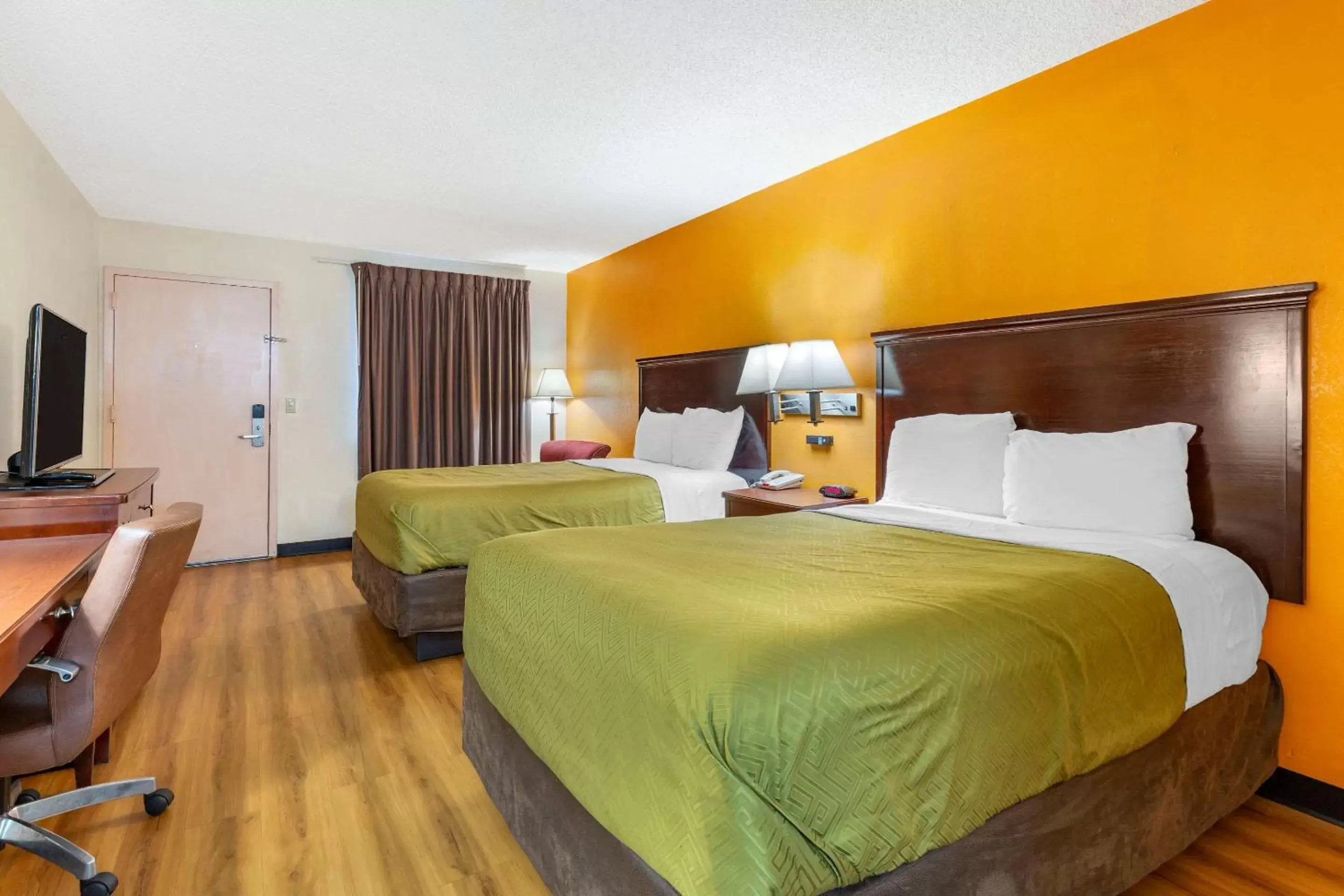 Photo of the whole room, Bed in Americas Best Value Inn Laurel
