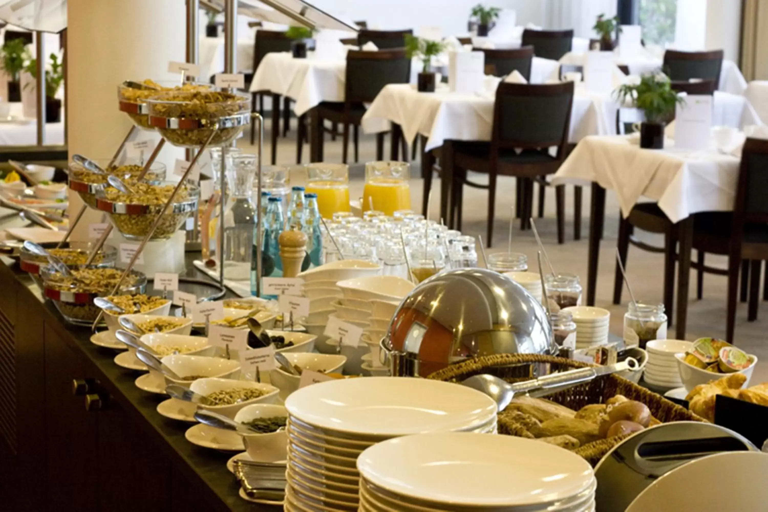 Breakfast, Restaurant/Places to Eat in ACHAT Hotel Corbin München Airport