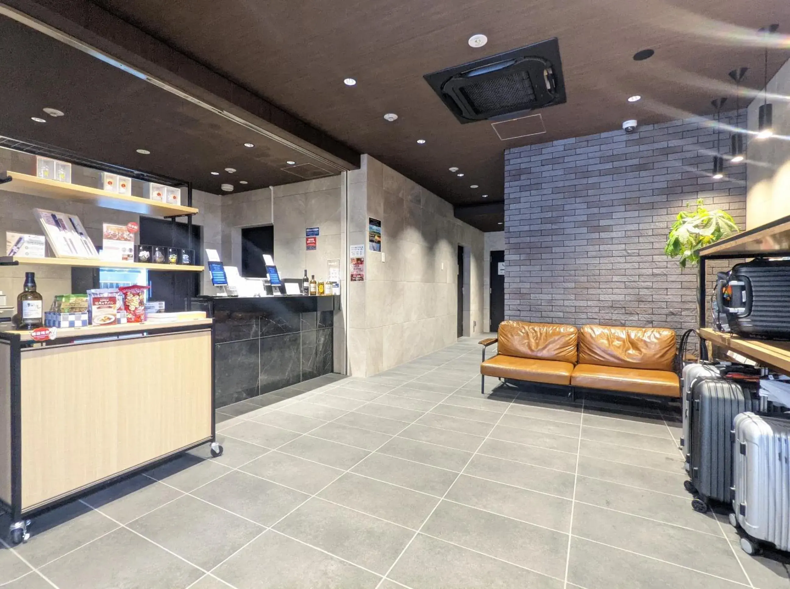 Lobby or reception in ESLEAD HOTEL Namba South Ⅲ Lobby or reception in ESLEAD HOTEL Namba South Ⅲ