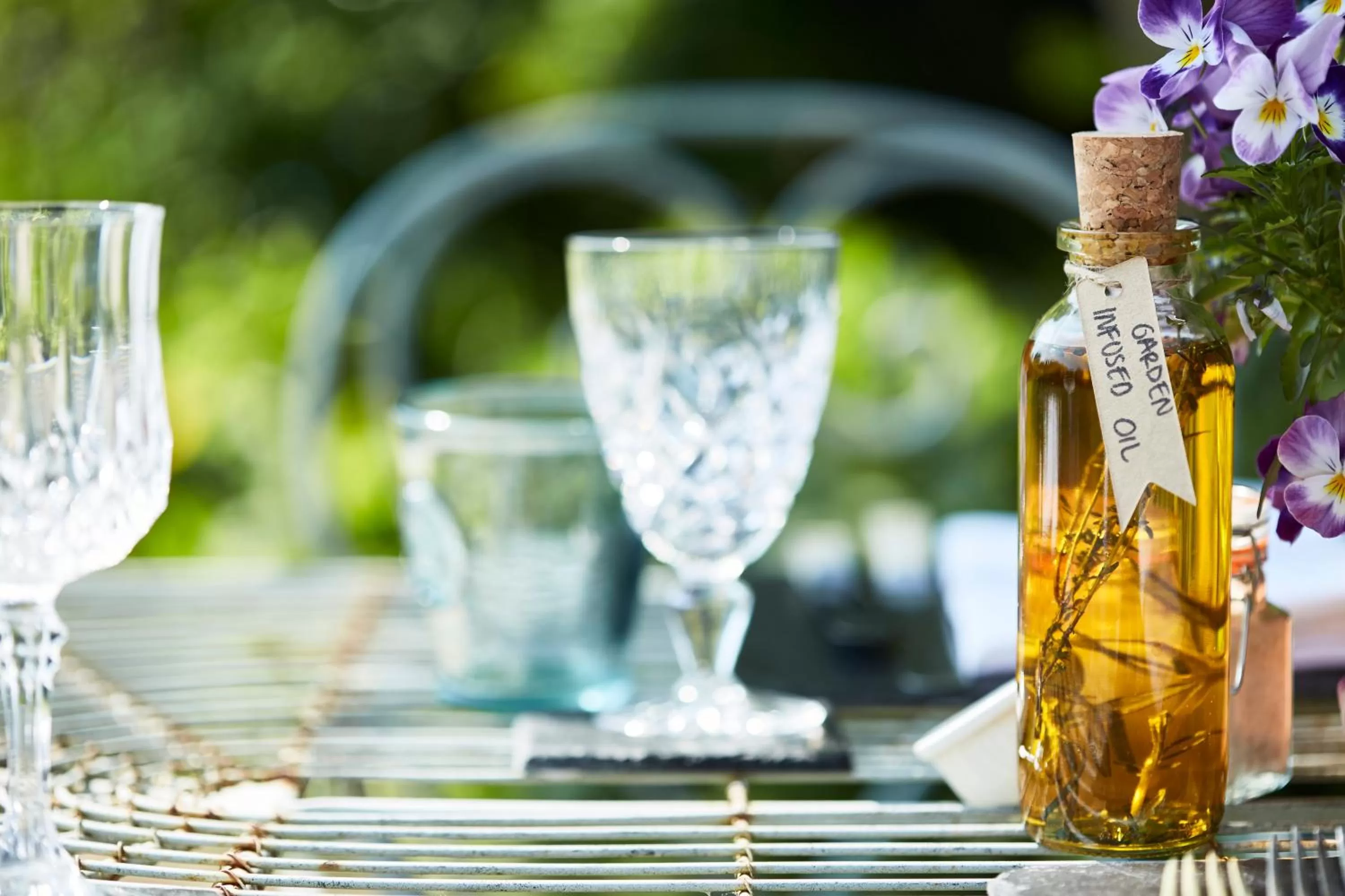 Restaurant/places to eat in Pear Tree Inn Whitley