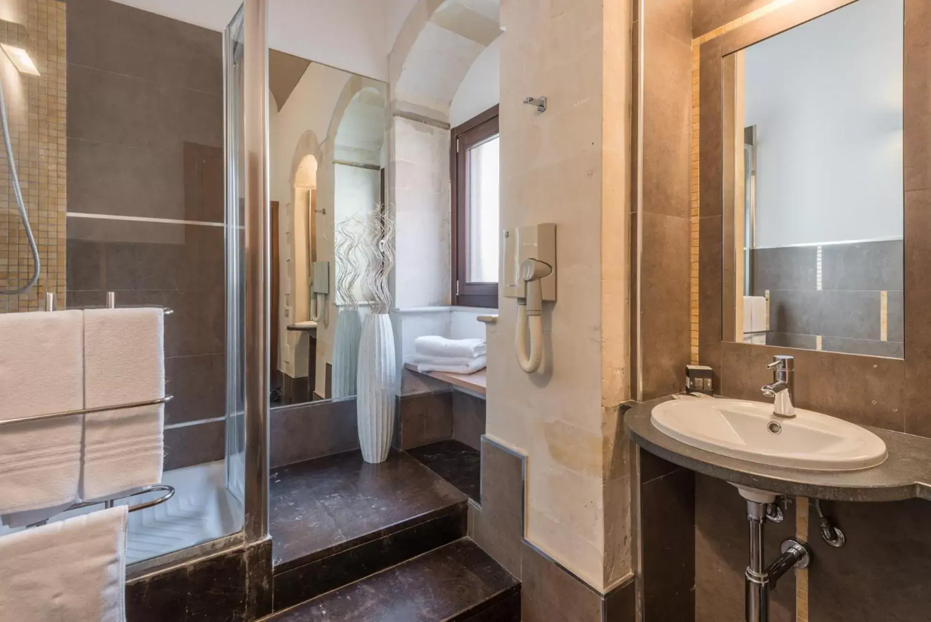 Bathroom in Hotel Vittorio Veneto