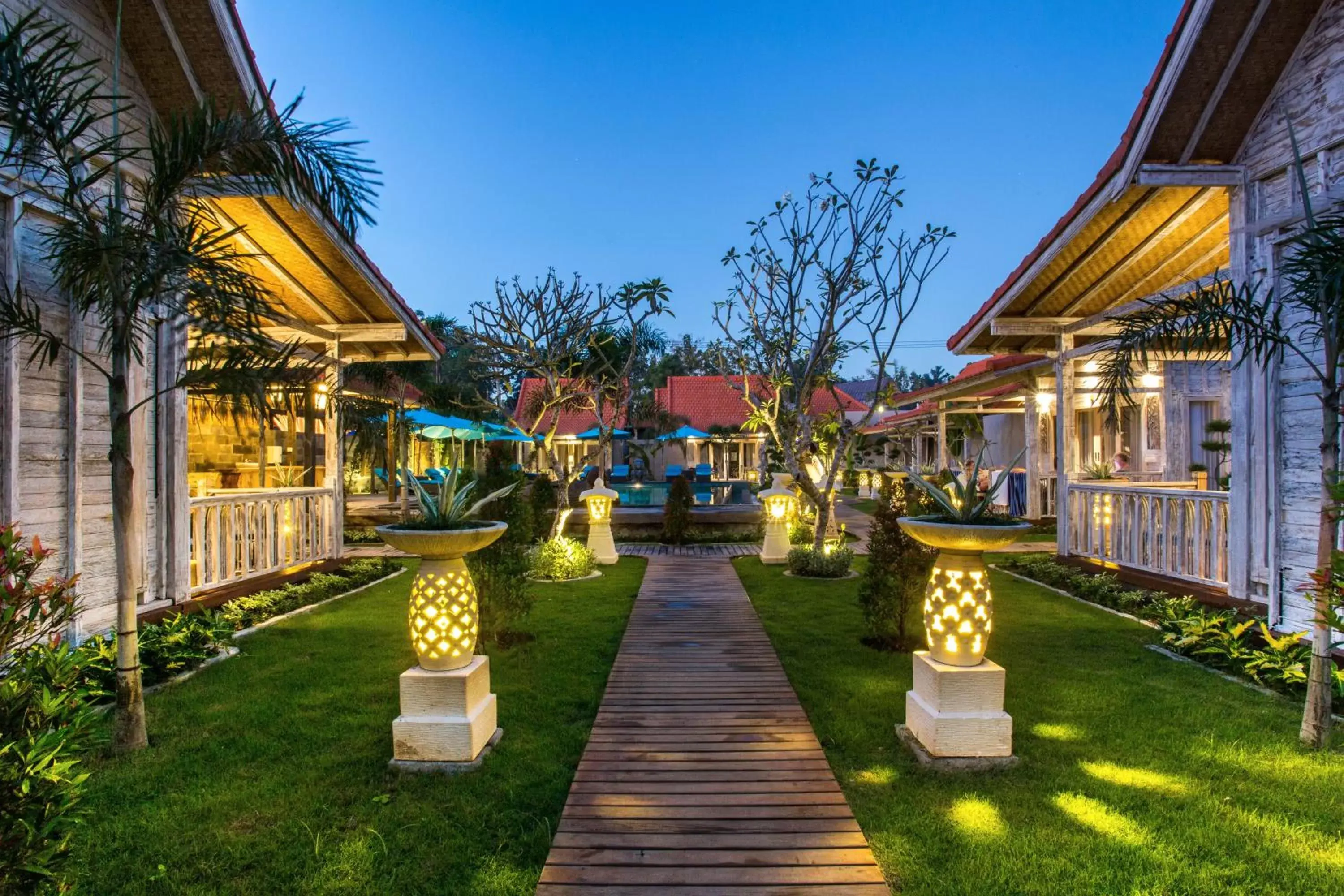 Garden in The Palm Grove Villas