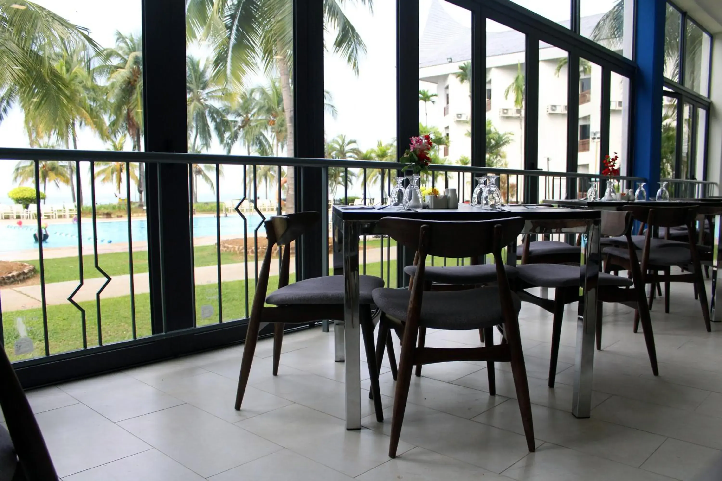 Restaurant/Places to Eat in The Grand Beach Resort