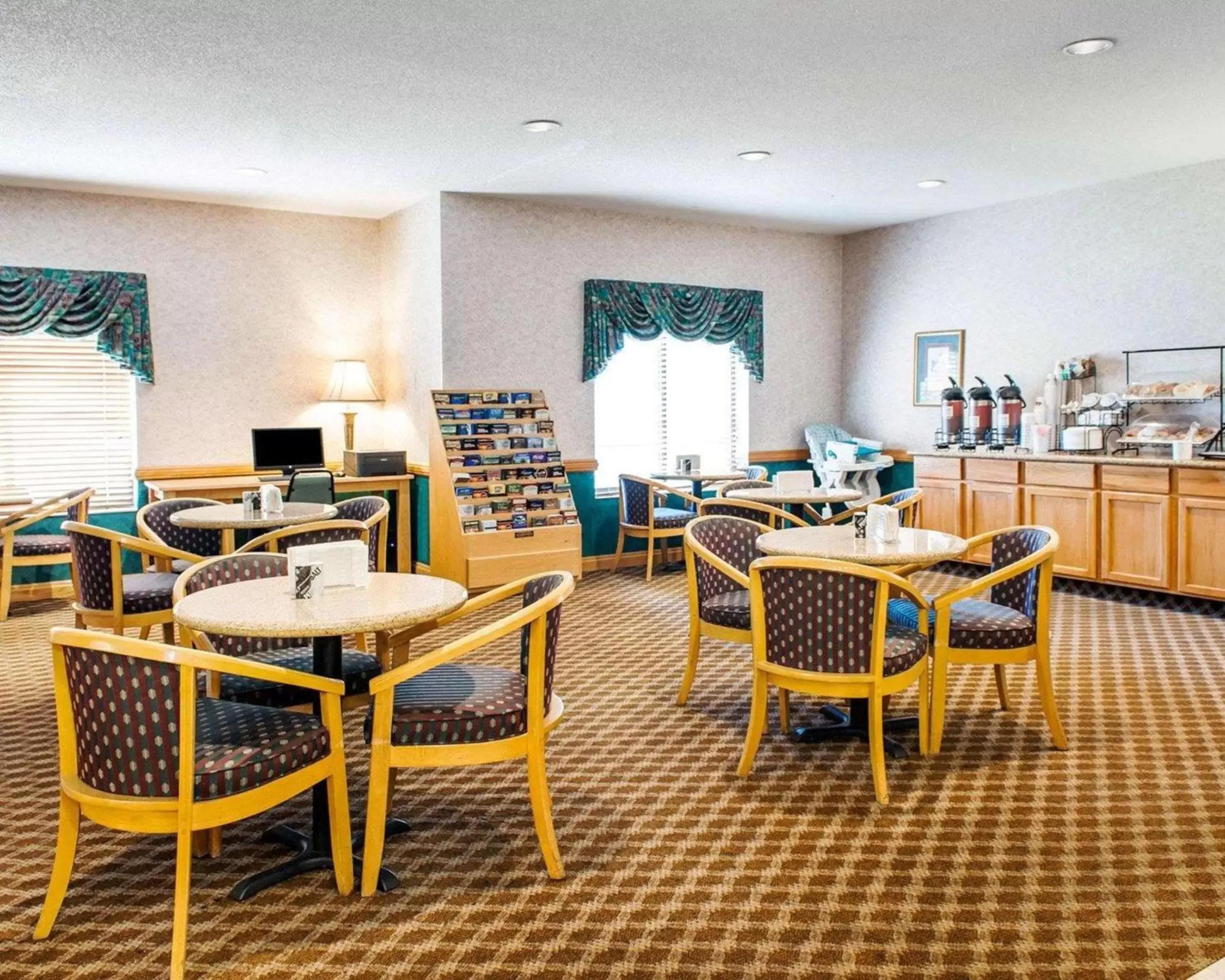 Restaurant/places to eat in Comfort Inn Goshen Restaurant/places to eat in Comfort Inn Goshen