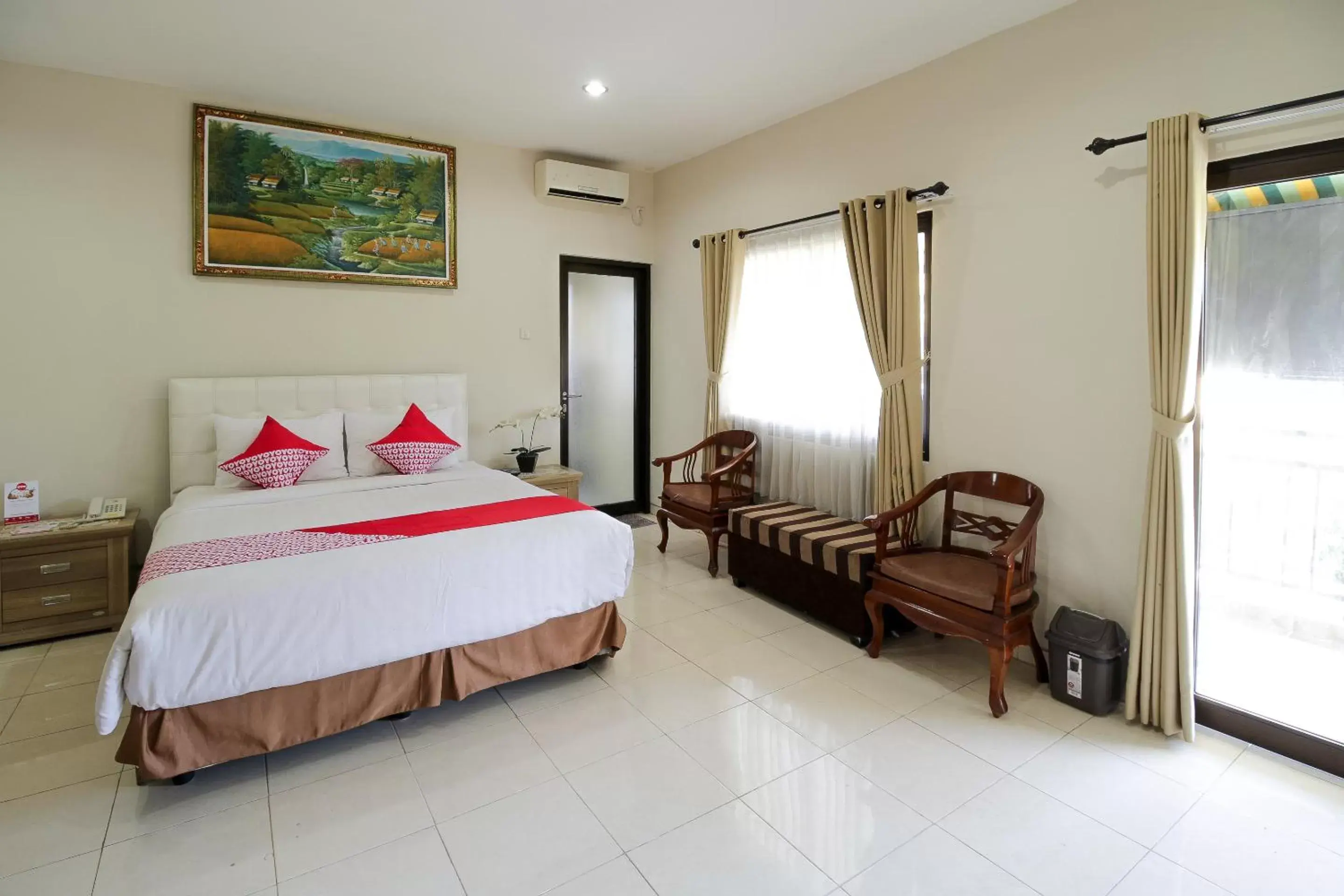 Bedroom in OYO 734 Tuban Torres Accomodation