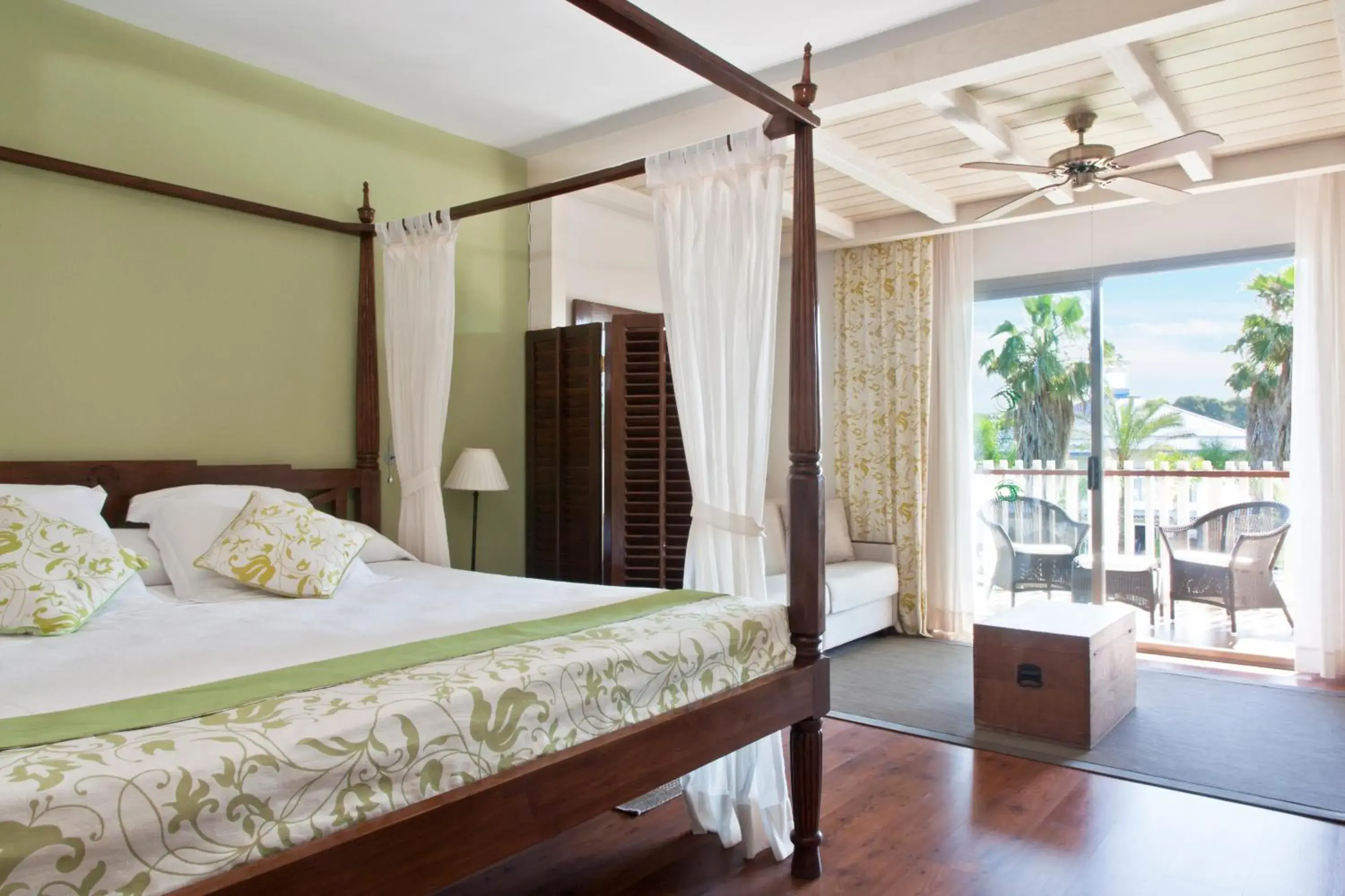Decorative detail, Bed in Portaventura Hotel Caribe