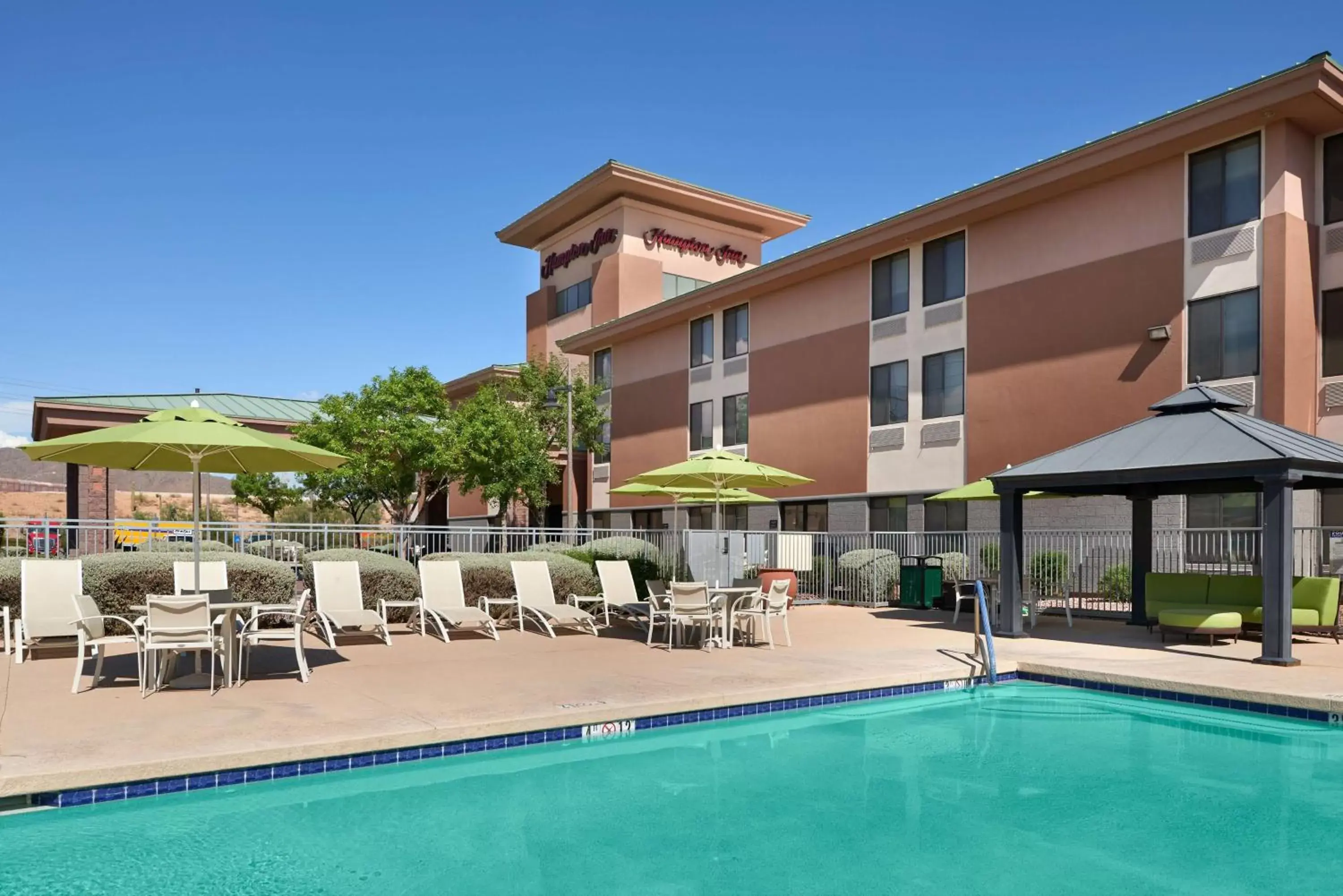 Swimming Pool in Hampton Inn Phoenix/Anthem