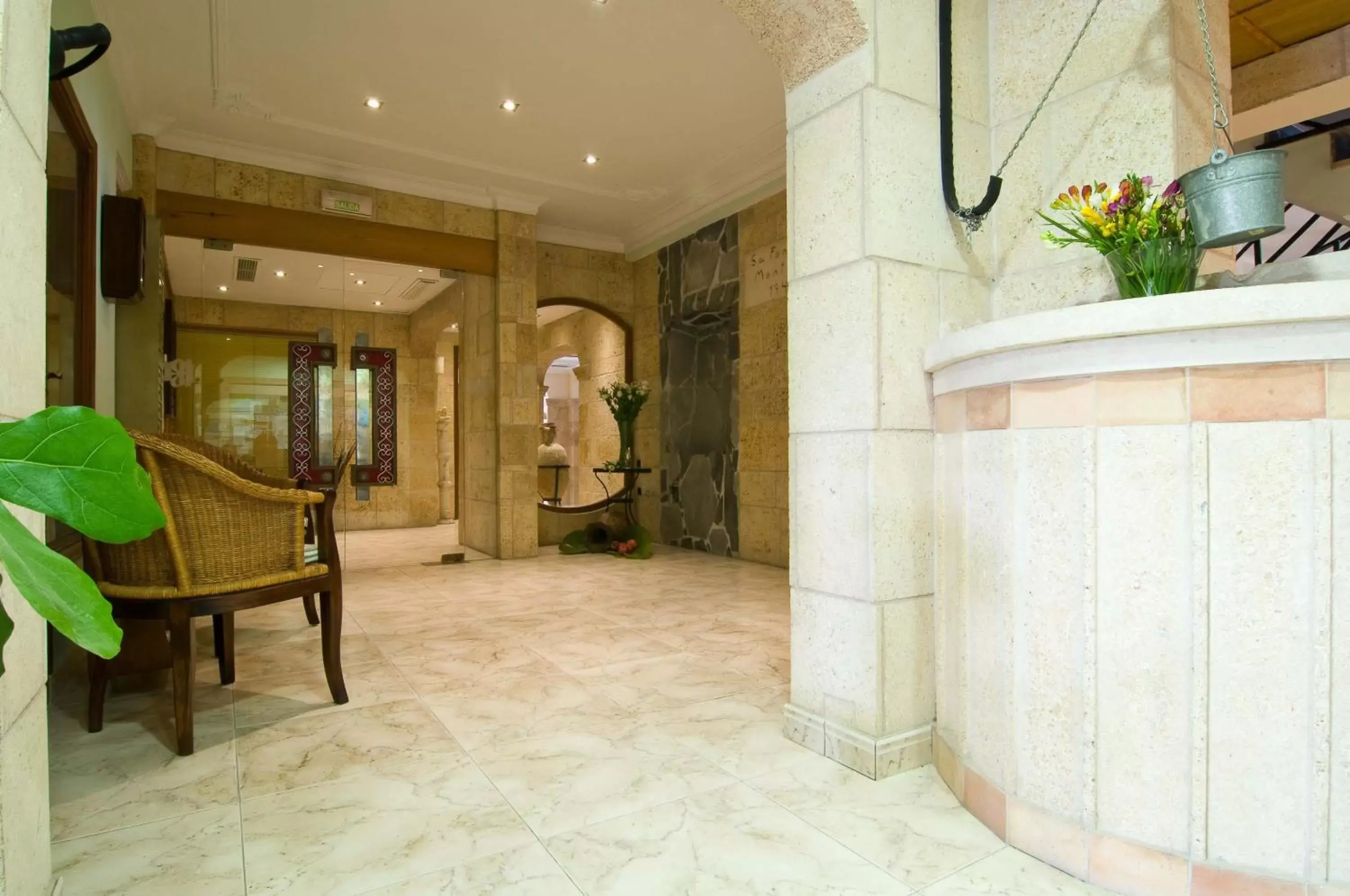 Lobby or reception in Hotel Balear Lobby or reception in Hotel Balear