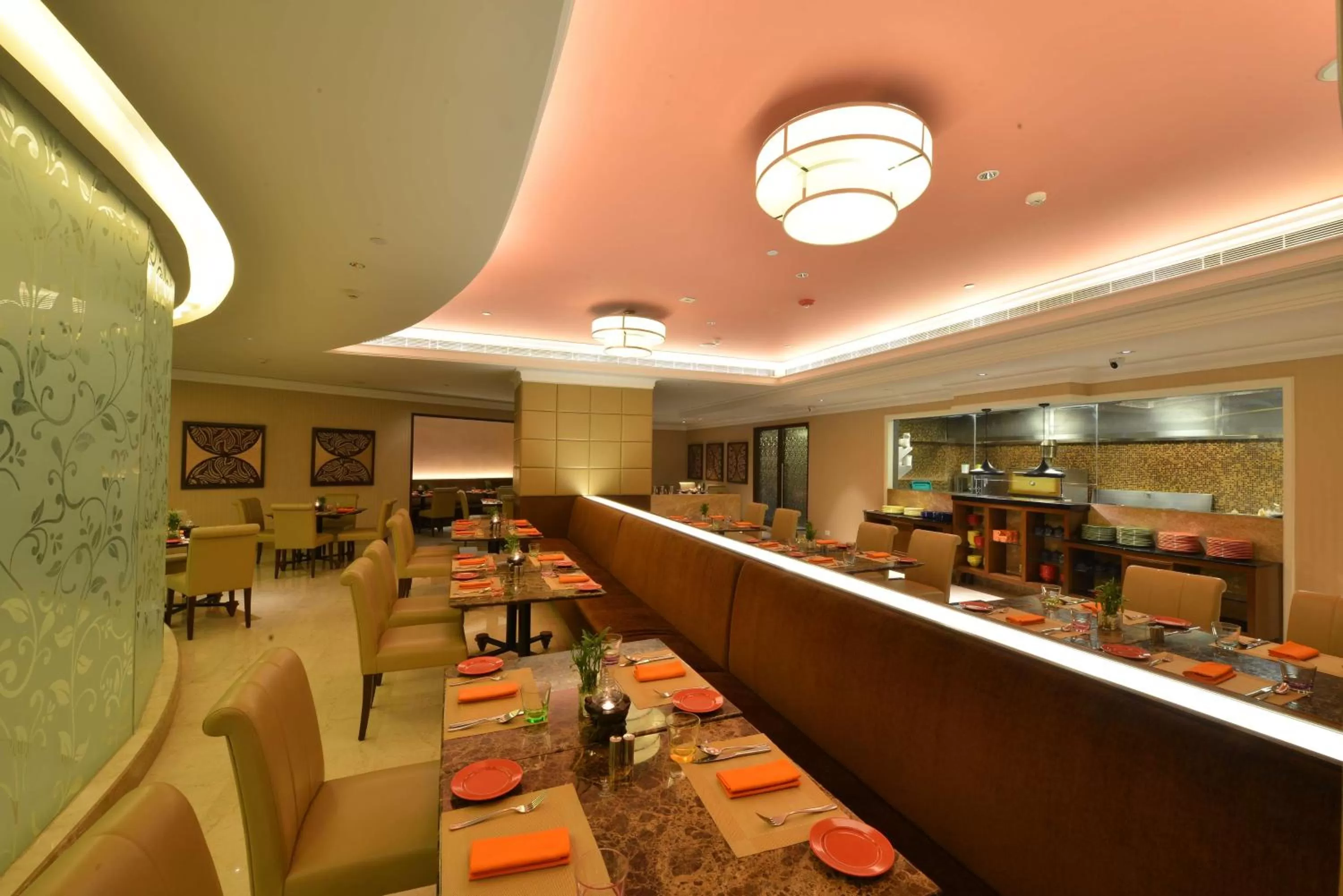 Restaurant/places to eat in Ramada Plaza Chennai