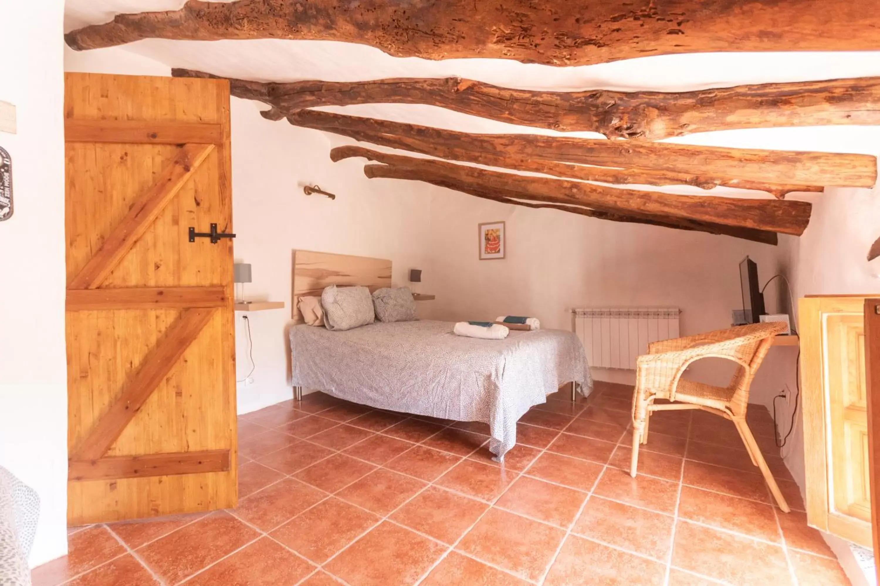 Triple Room with Private Bathroom in Casa Rural VILLA MELUSINE Triple Room with Private Bathroom in Casa Rural VILLA MELUSINE