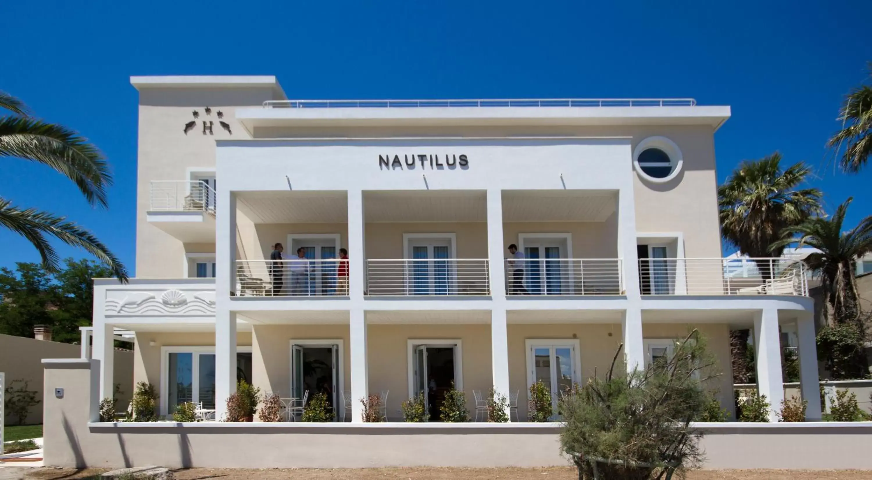 Facade/entrance in Hotel Nautilus Facade/entrance in Hotel Nautilus