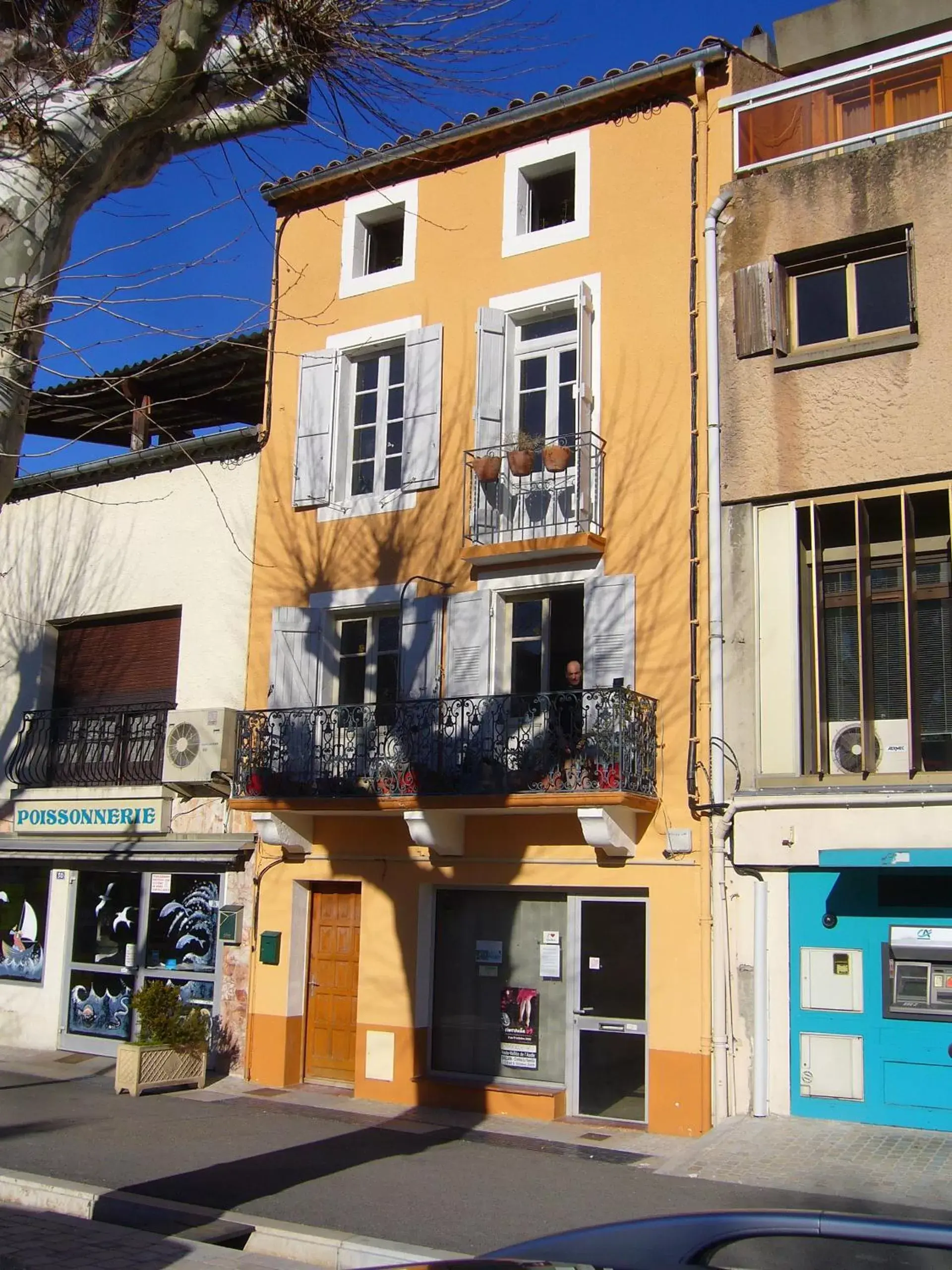 Property Building in Nidélice Chambre d'hôtes