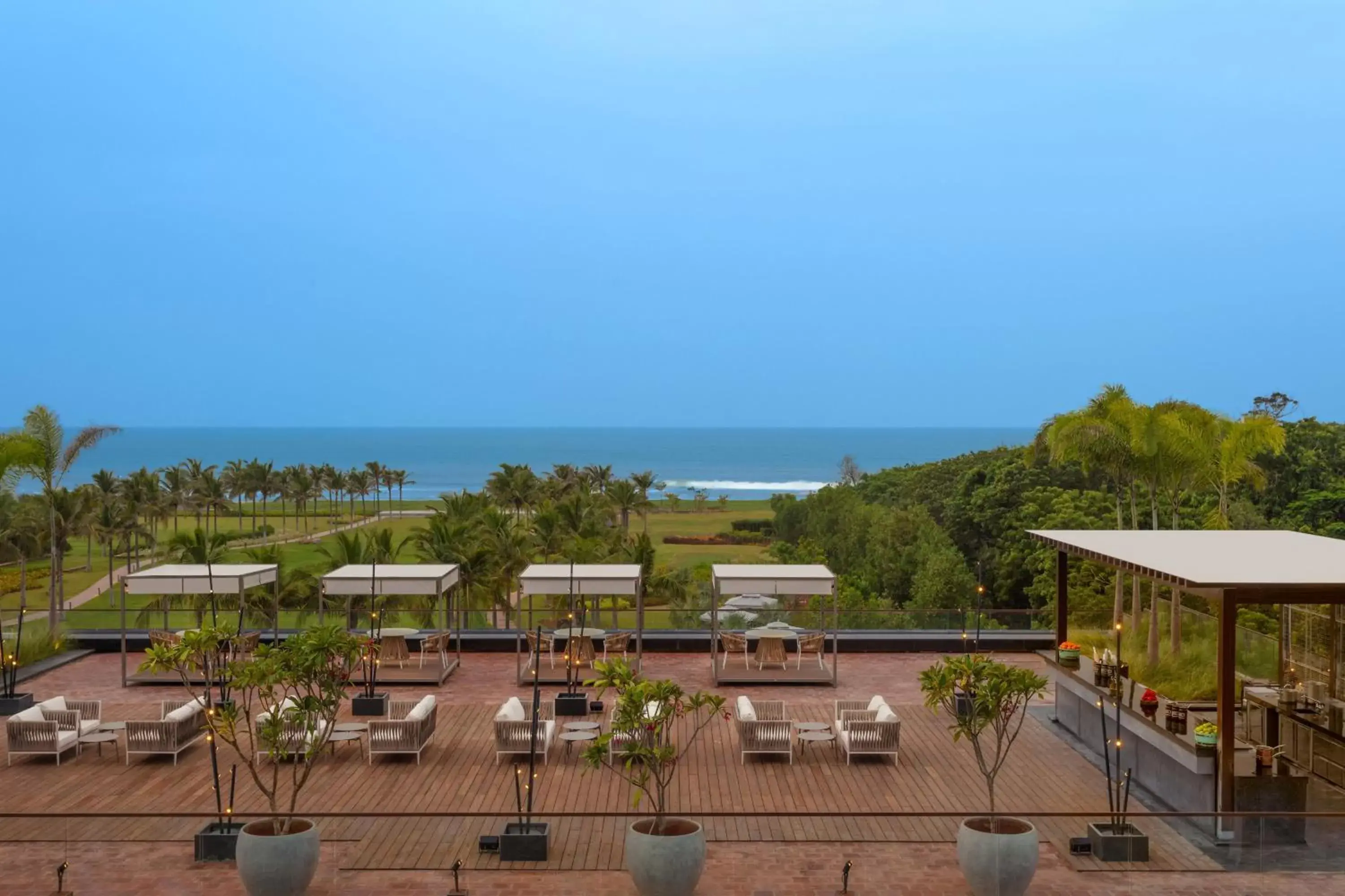 Restaurant/places to eat, Sea View in Sheraton Grand Chennai Resort & Spa