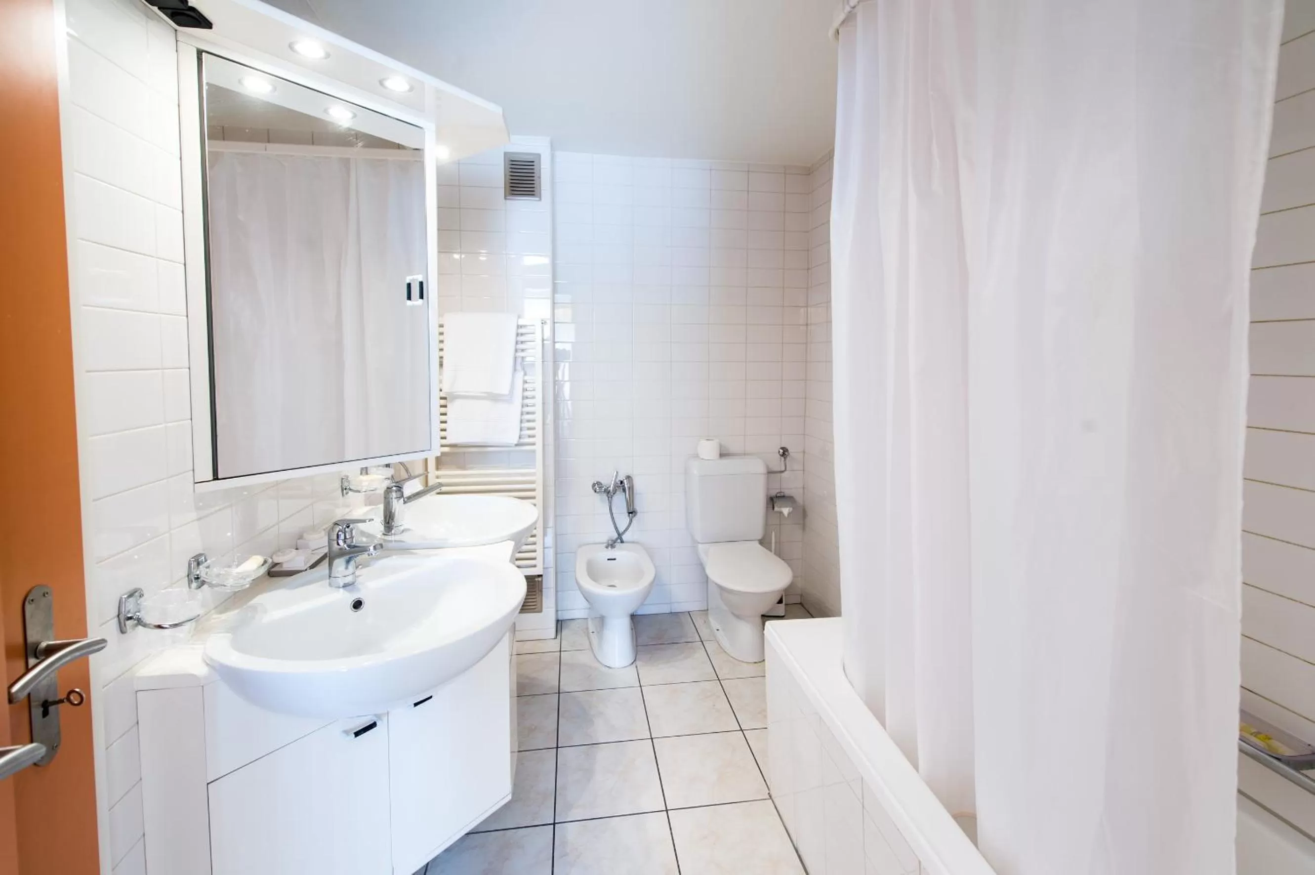 Shower in City Hotel Biel Bienne Free Parking