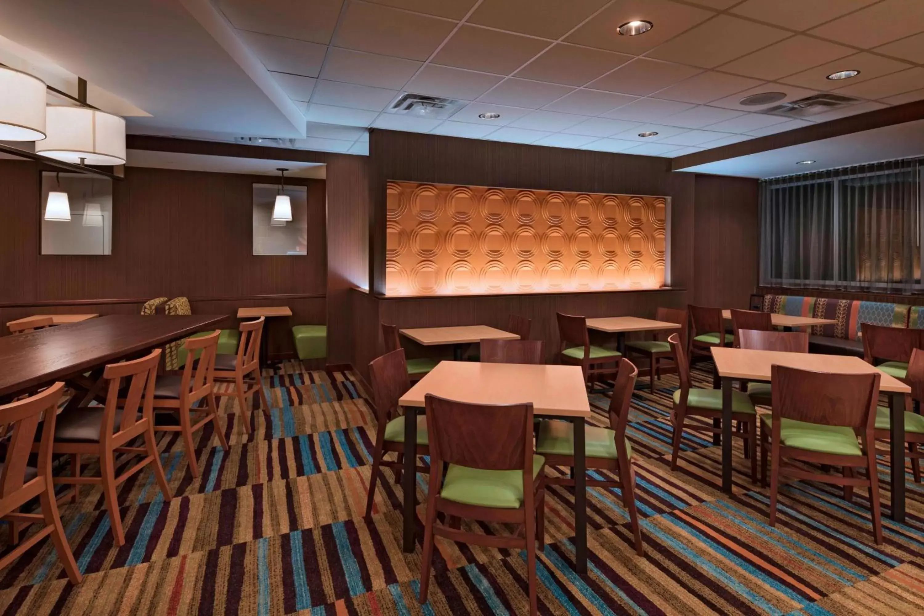 Restaurant/Places to Eat in Fairfield Inn & Suites by Marriott Atlanta Peachtree City