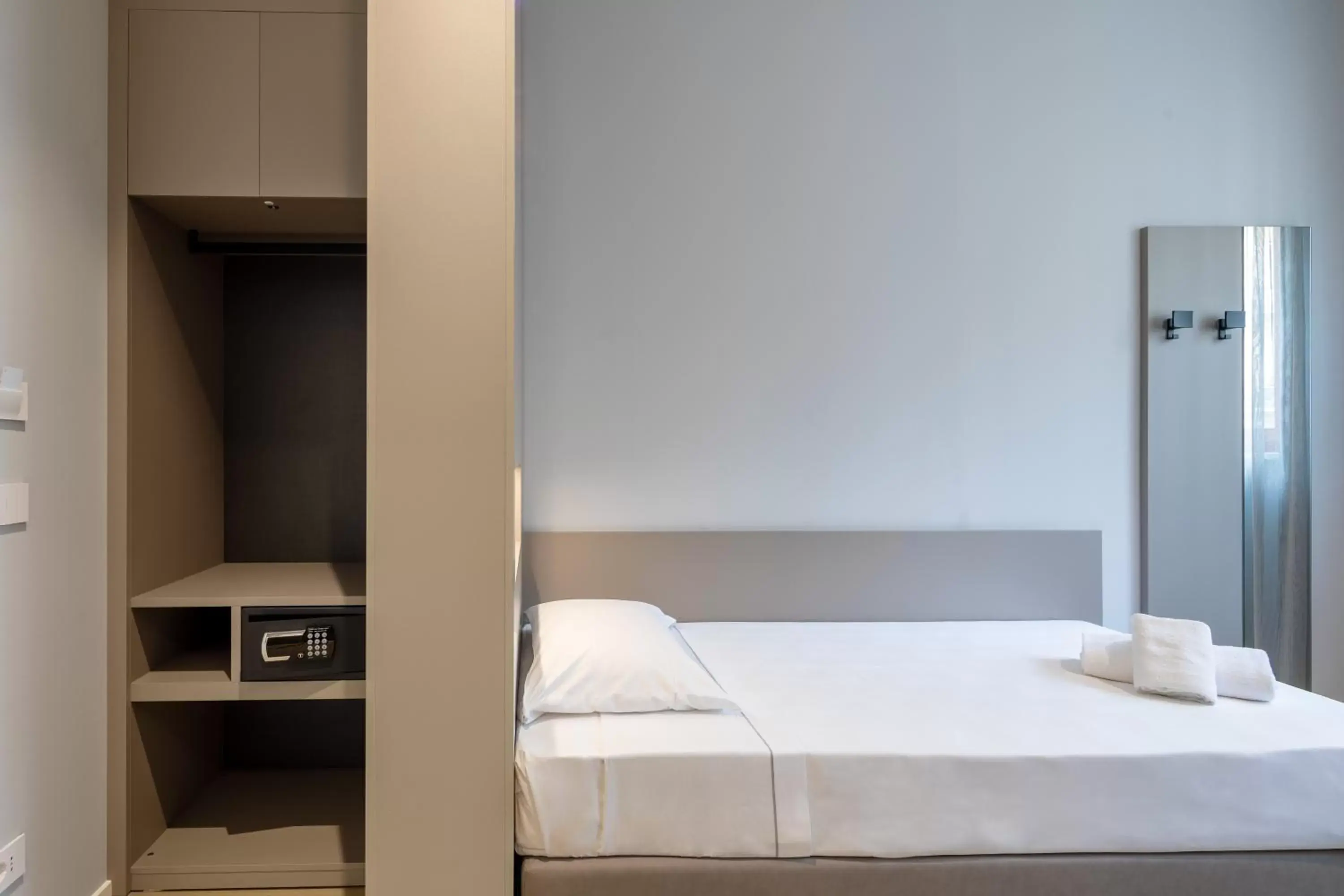 Bedroom, Bed in Hotel Excelsior Pavia