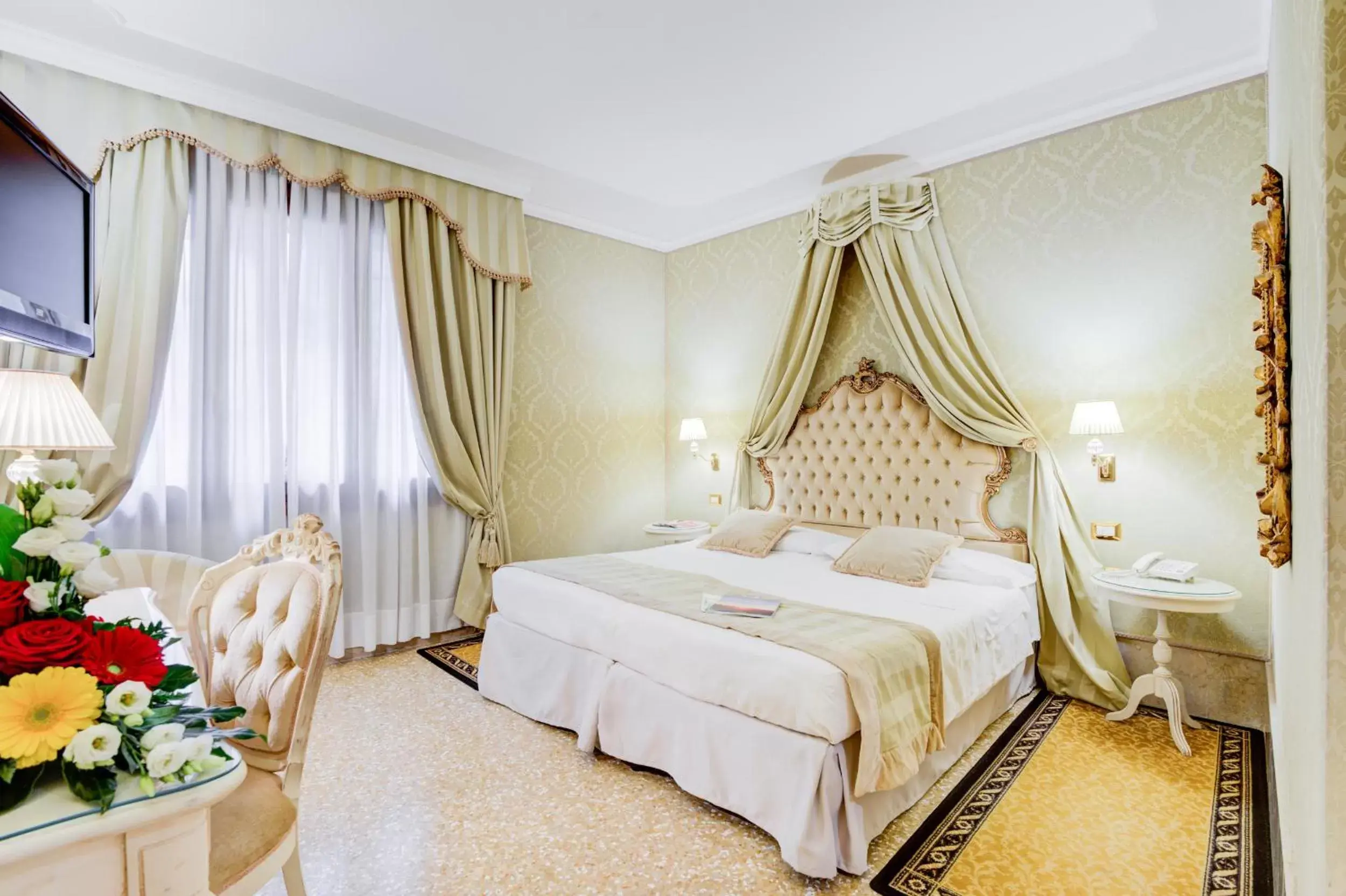 Photo of the whole room, Bed in Hotel Al Duca Di Venezia