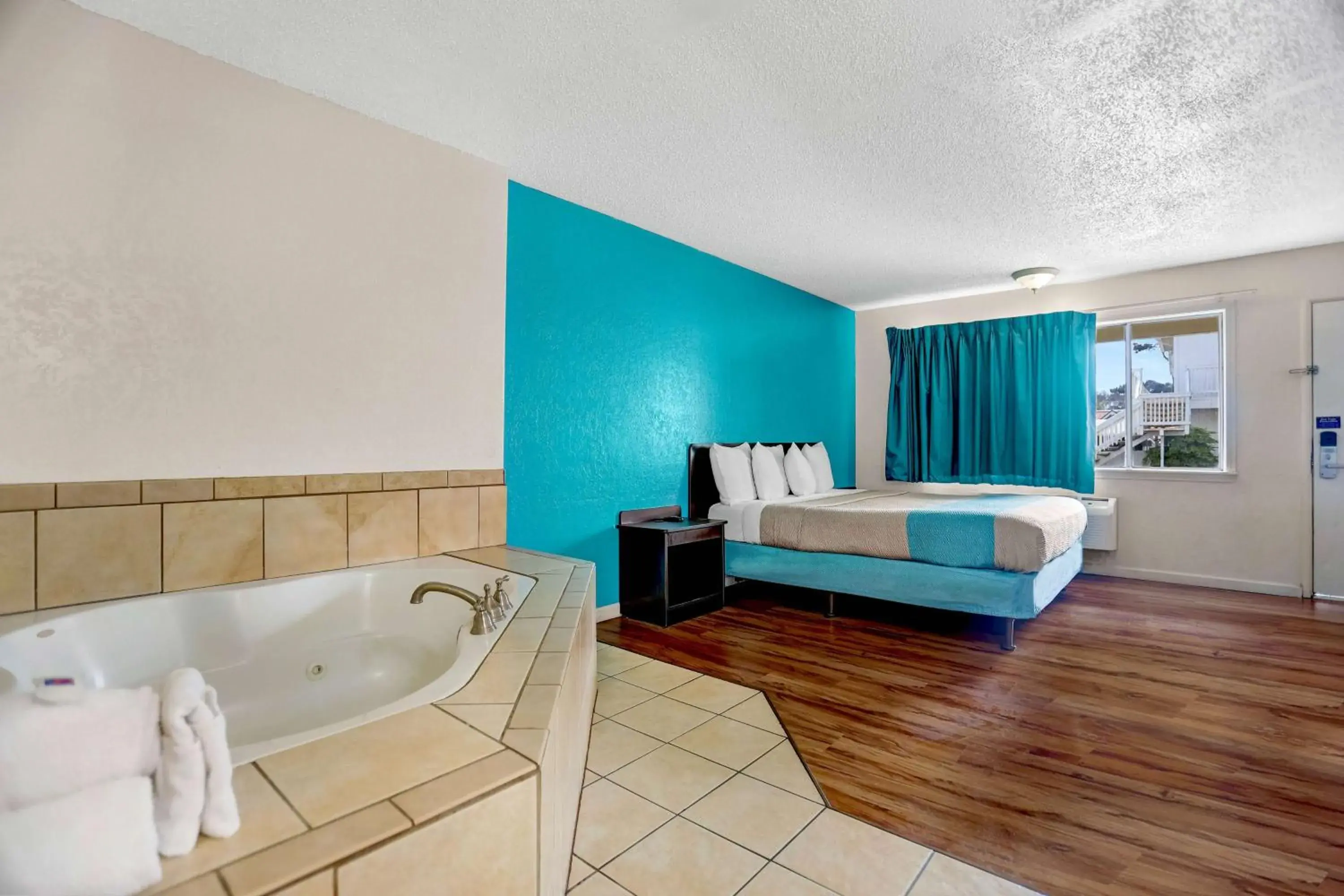 Bedroom, Bathroom in Motel 6-Fort Bragg, CA