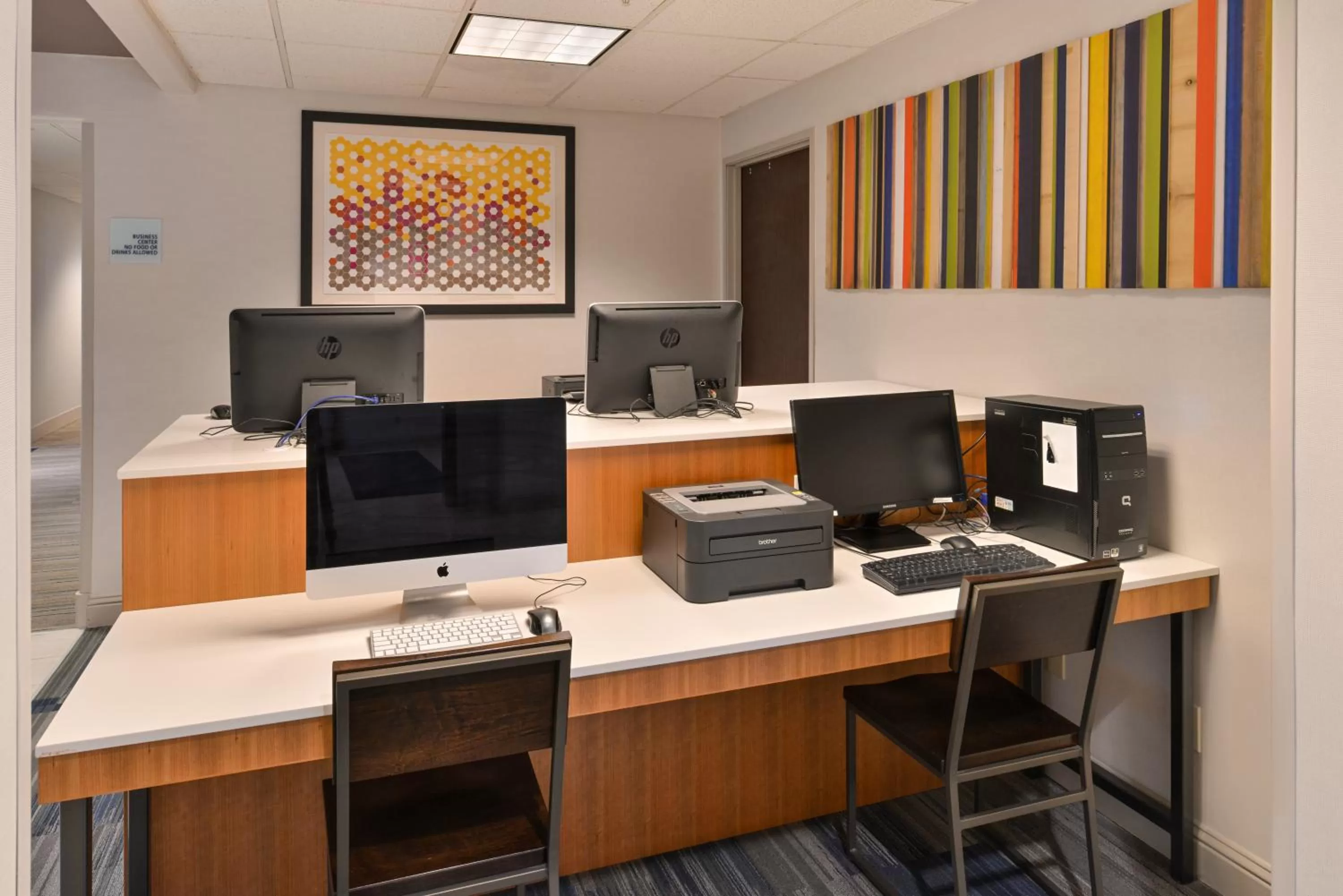 Meeting/conference room in Holiday Inn Express Woodland by IHG