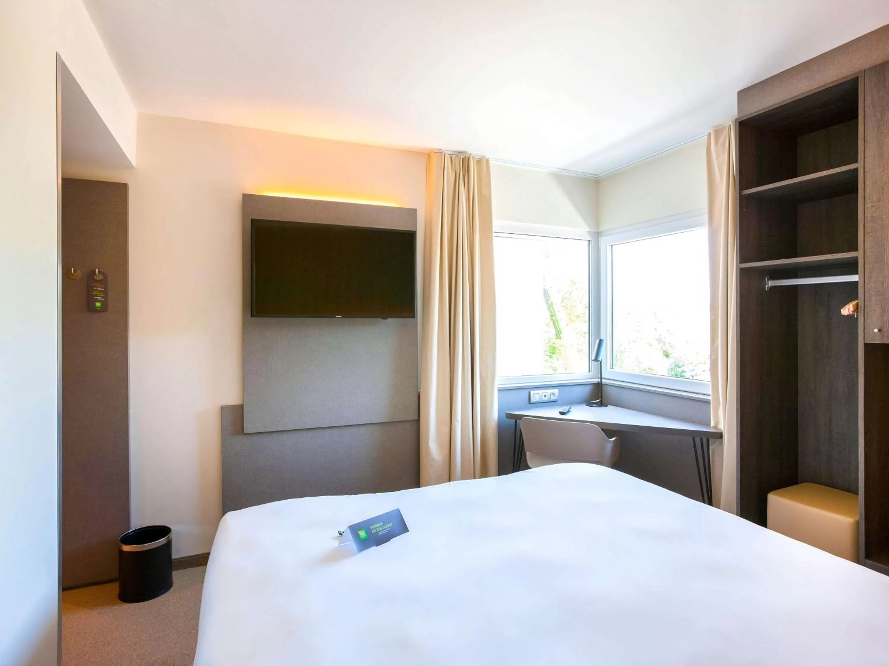Photo of the whole room, Bed in ibis Styles Kortrijk Expo