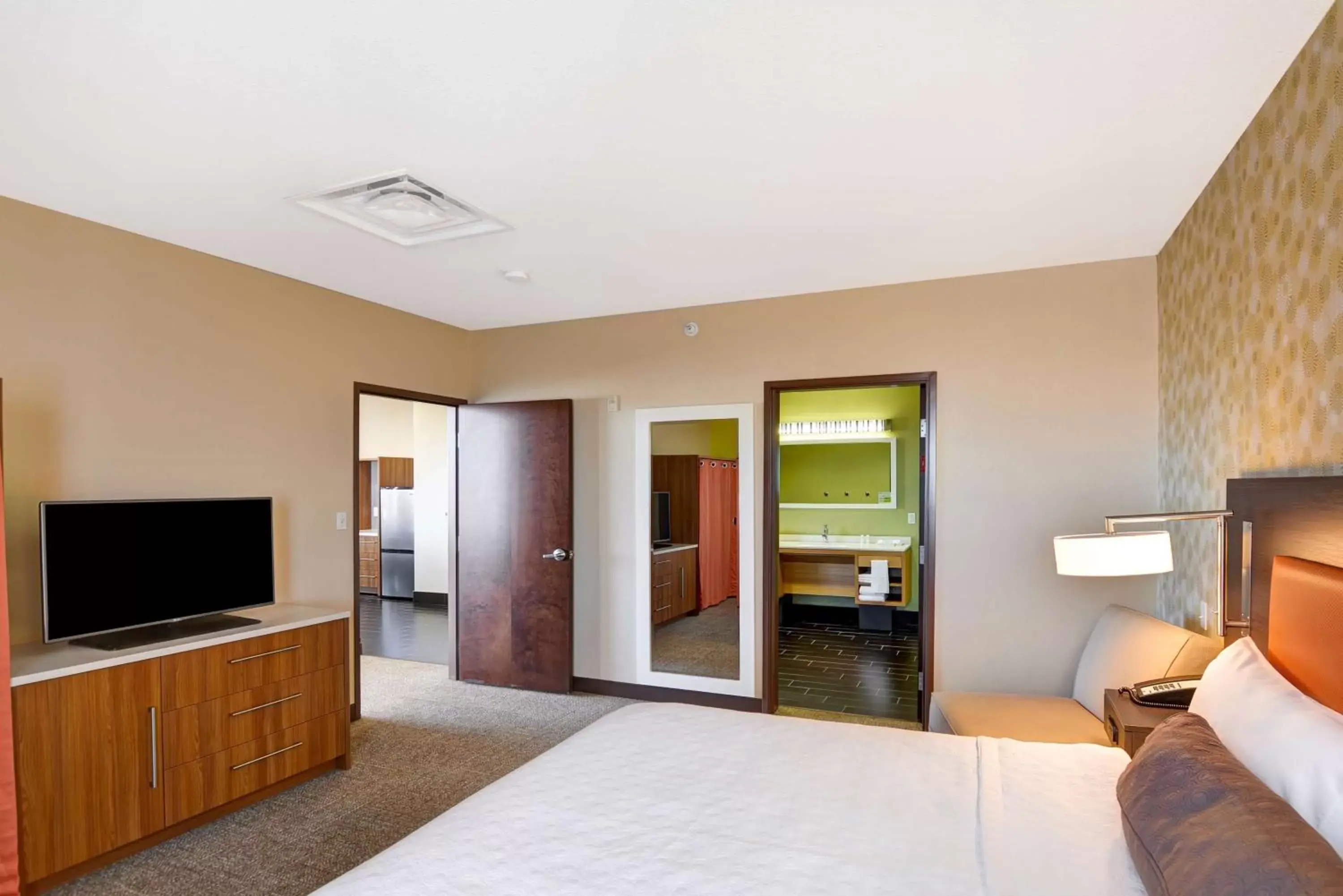 Bedroom, TV/Entertainment Center in Home2 Suites by Hilton Albuquerque Downtown/University