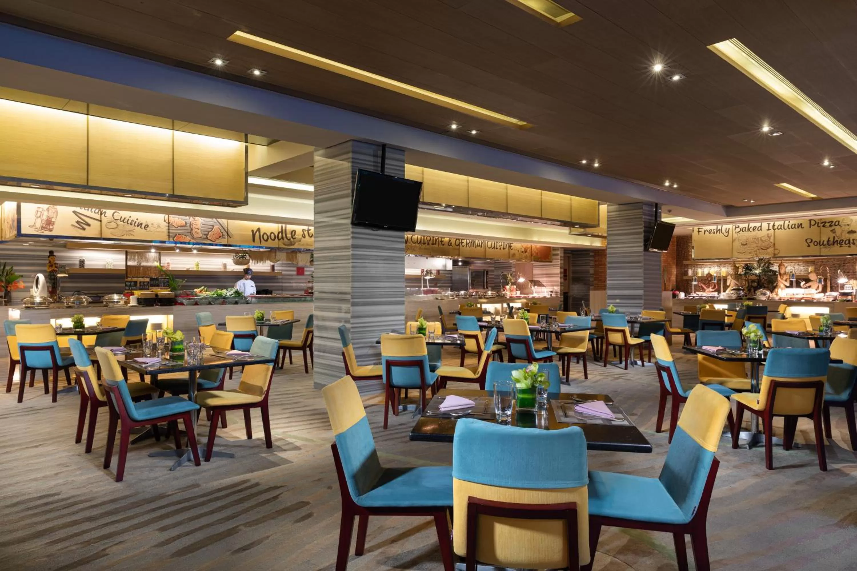 Restaurant/places to eat in Crowne Plaza Guangzhou Huadu by IHG - Free Shuttle bus between hotel to Exhibition Center During Canton Fair