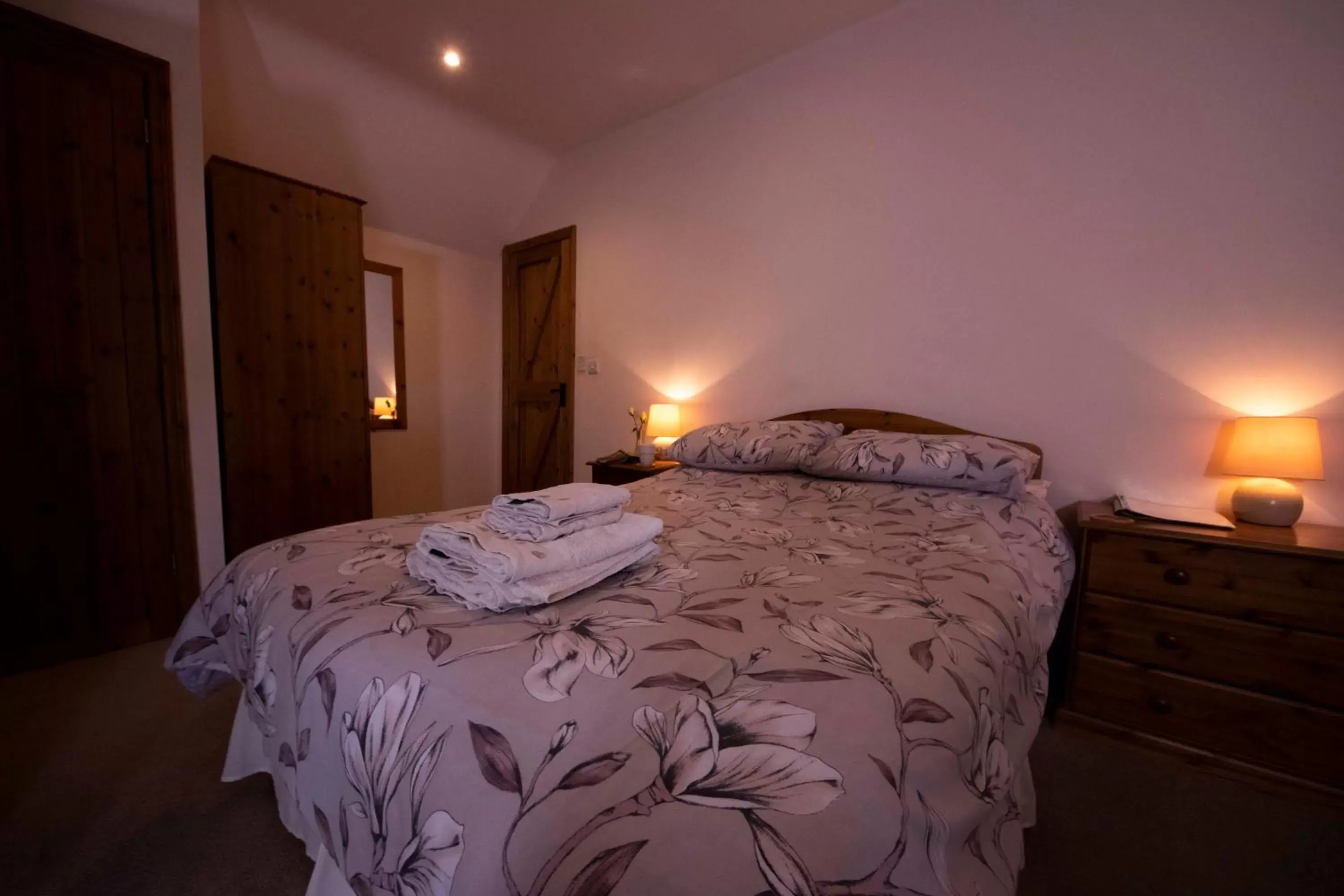 Bedroom in Polhilsa Farm