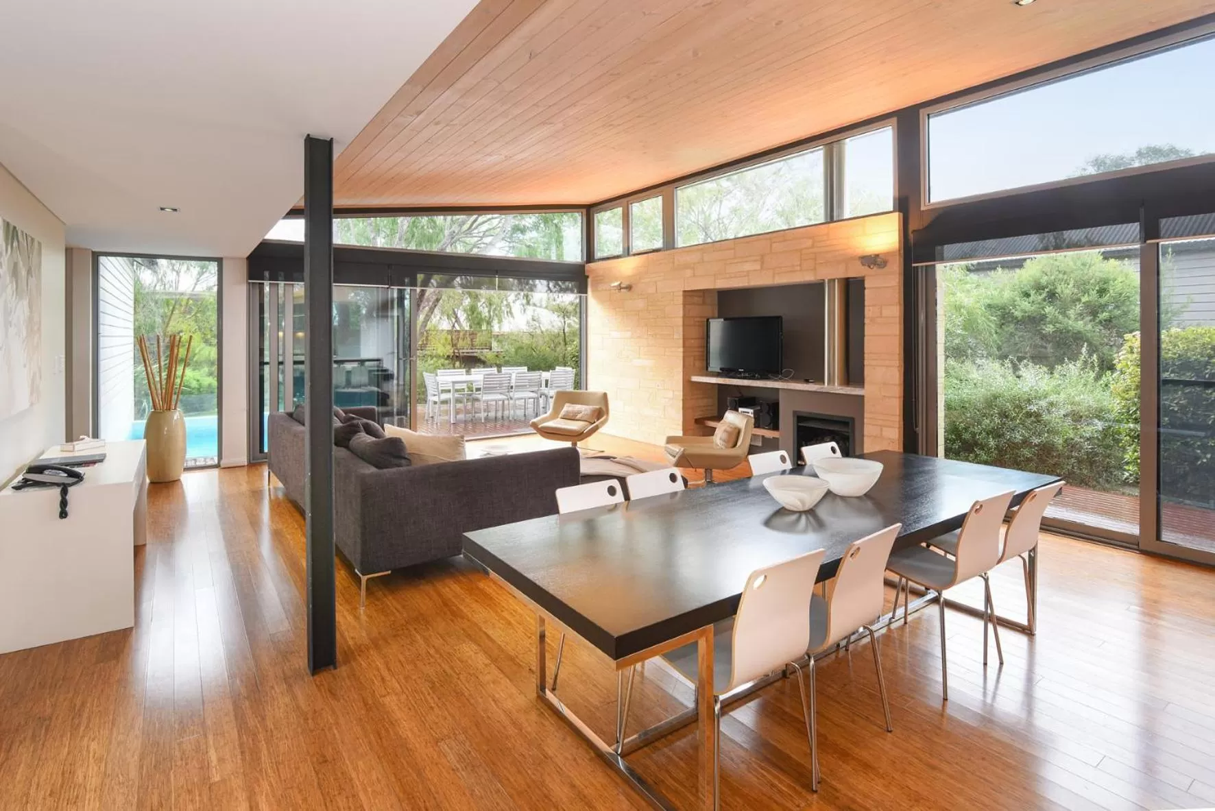 TV and multimedia in Aqua Resort Busselton