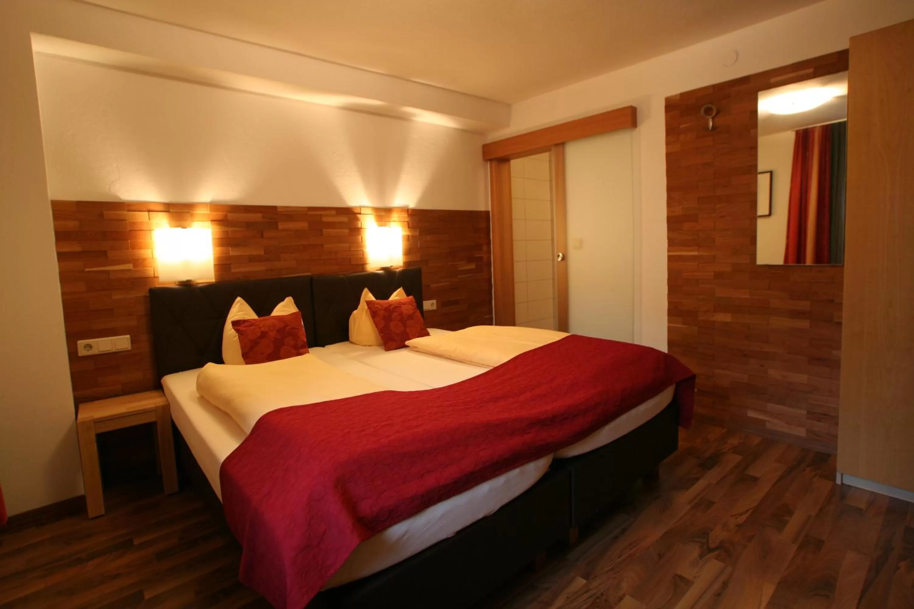 Photo of the whole room, Bed in Hotel Engl