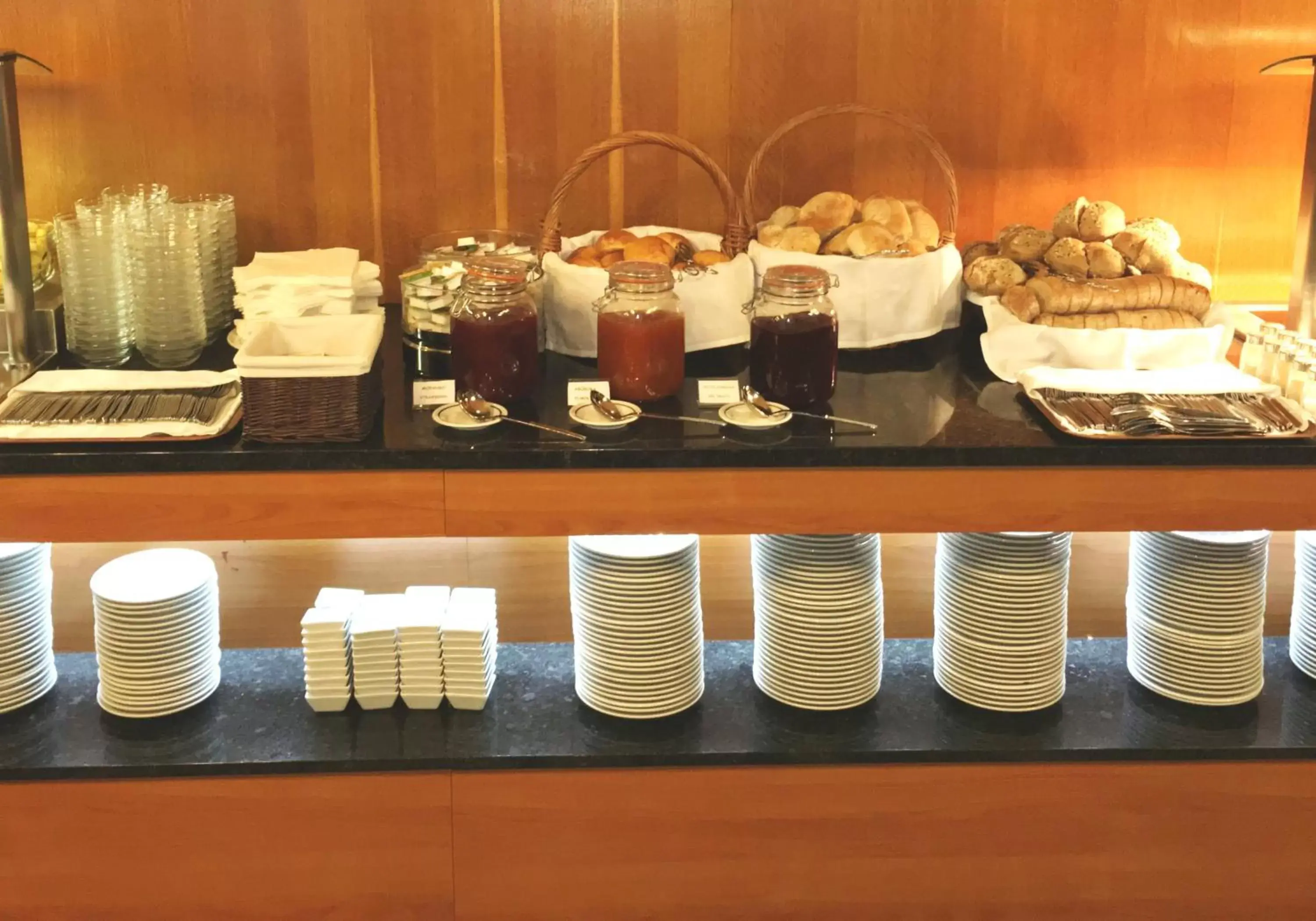 Buffet breakfast, Food in Hotel Miraparque