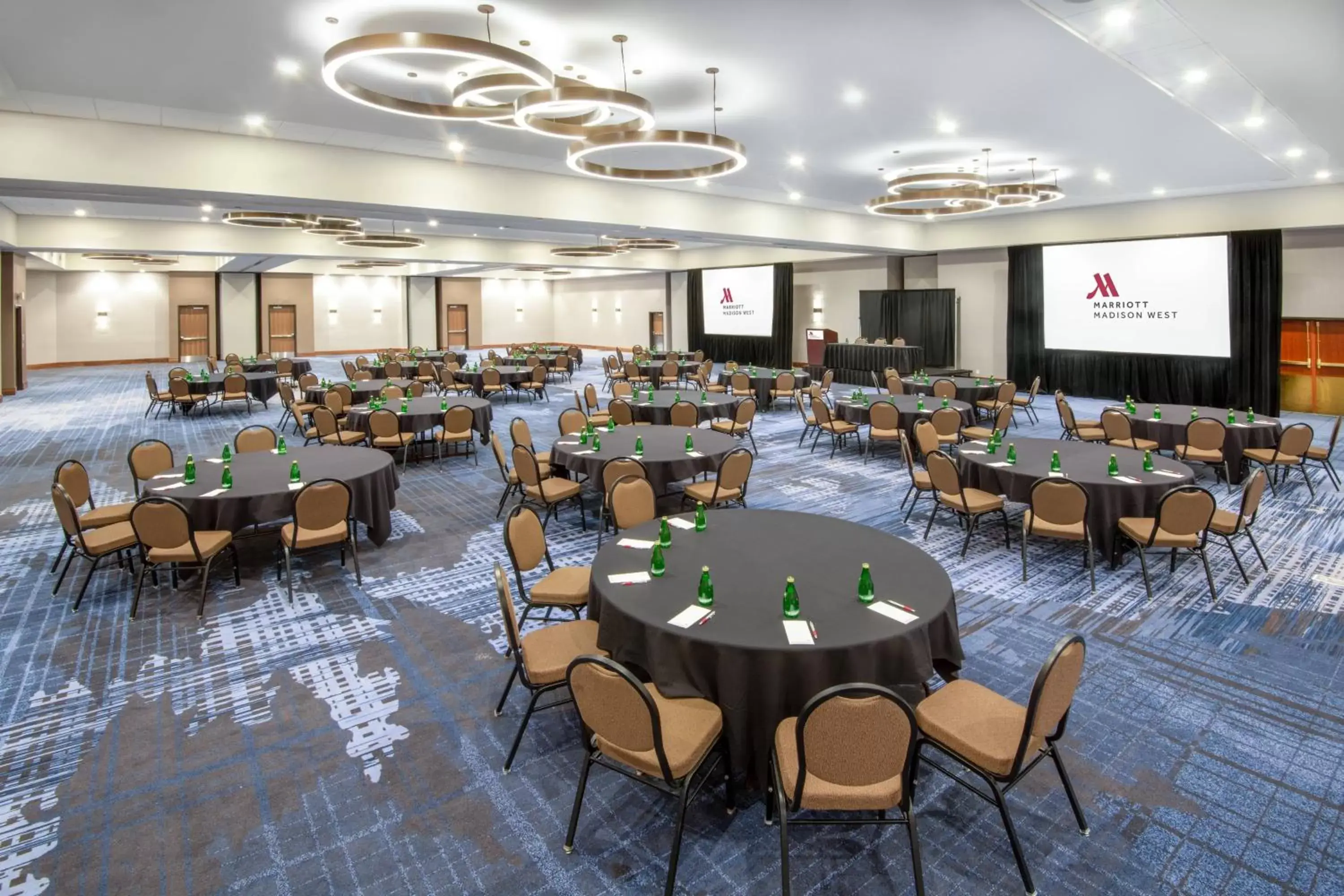 Meeting/conference room, Restaurant/Places to Eat in Madison Marriott West