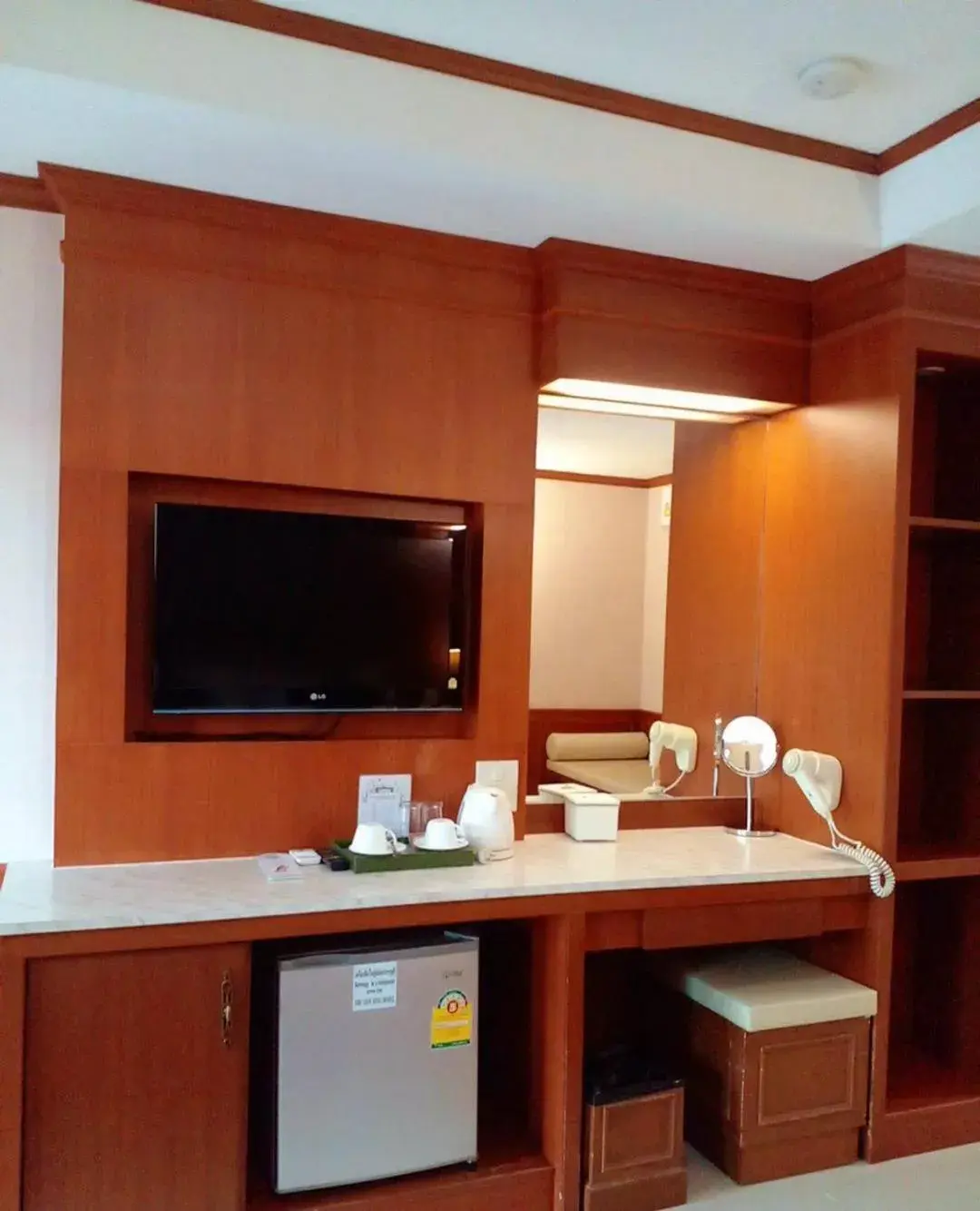 Property building, TV/Entertainment Center in The Lion King Hotel Udonthani