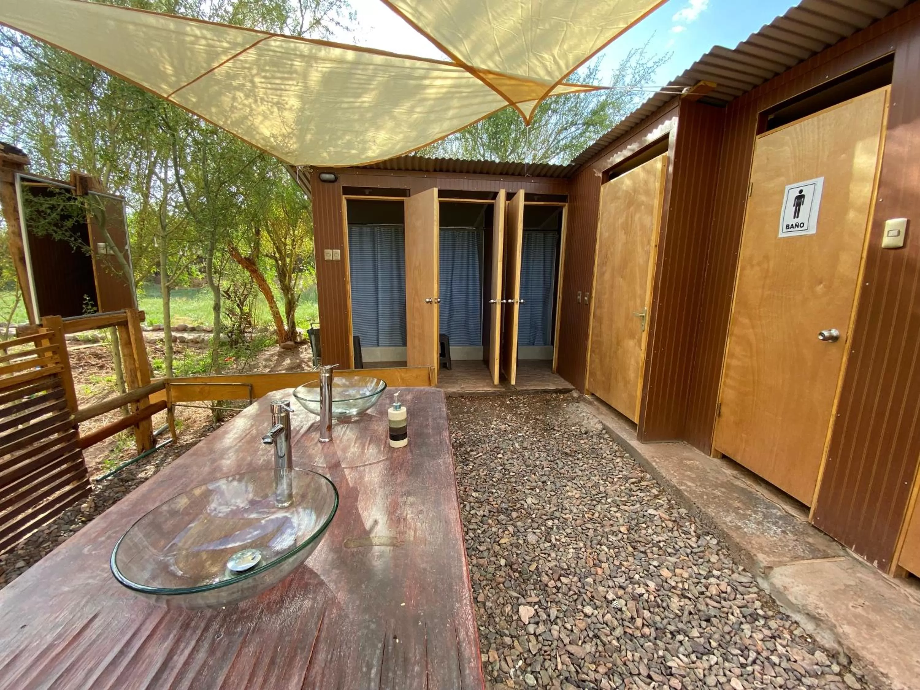 Shower in CaminAndes Hostal