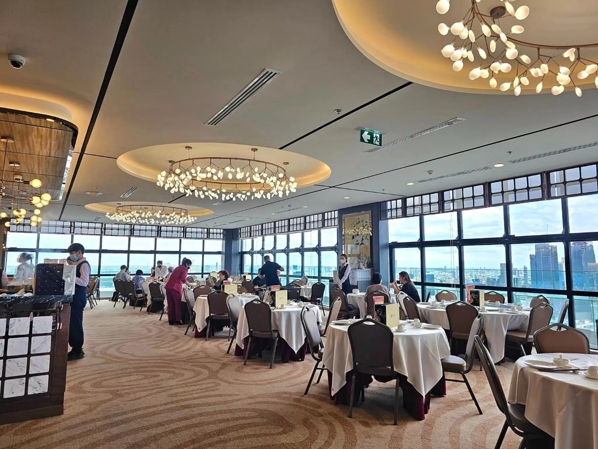 Restaurant/places to eat in Column Bangkok Hotel